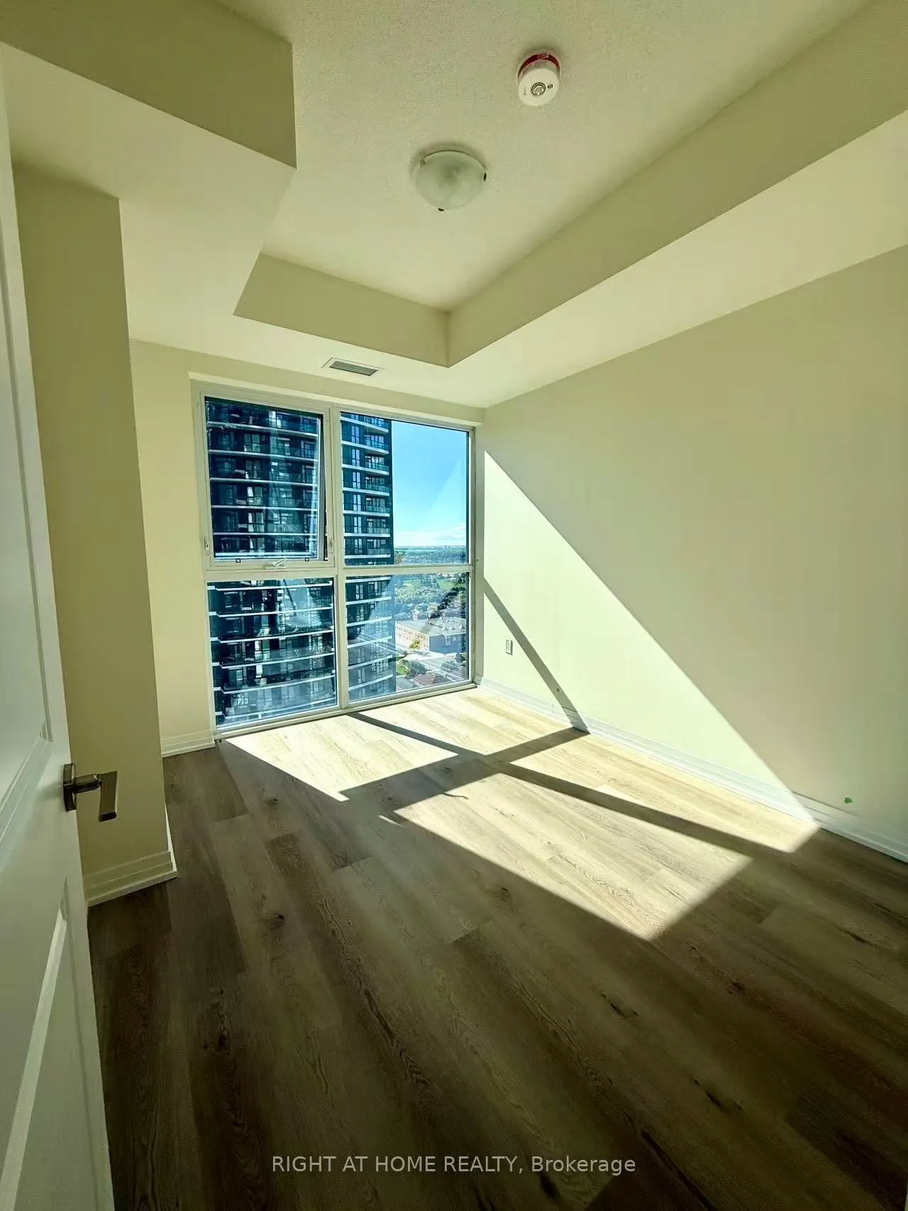 15 Watergarden Drive, #1804