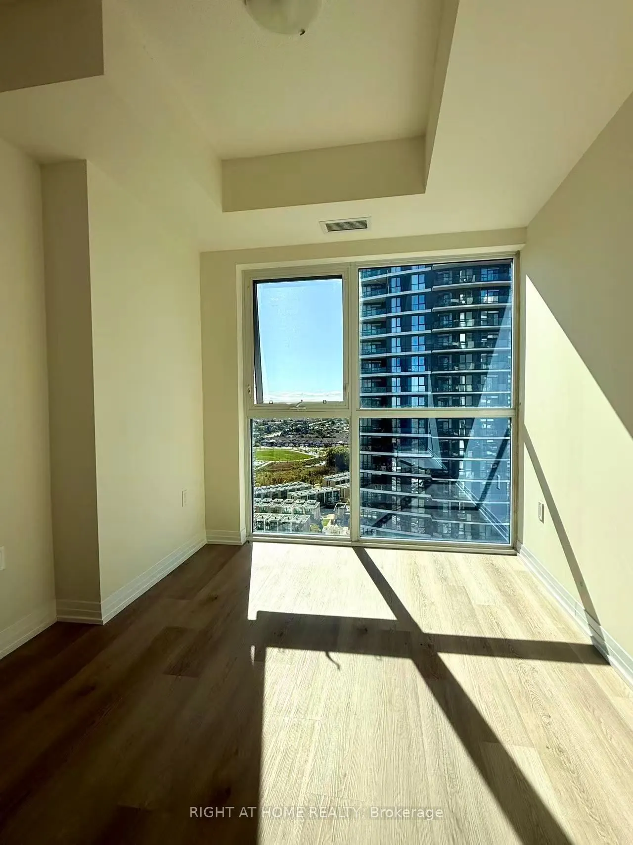 15 Watergarden Drive, #1804
