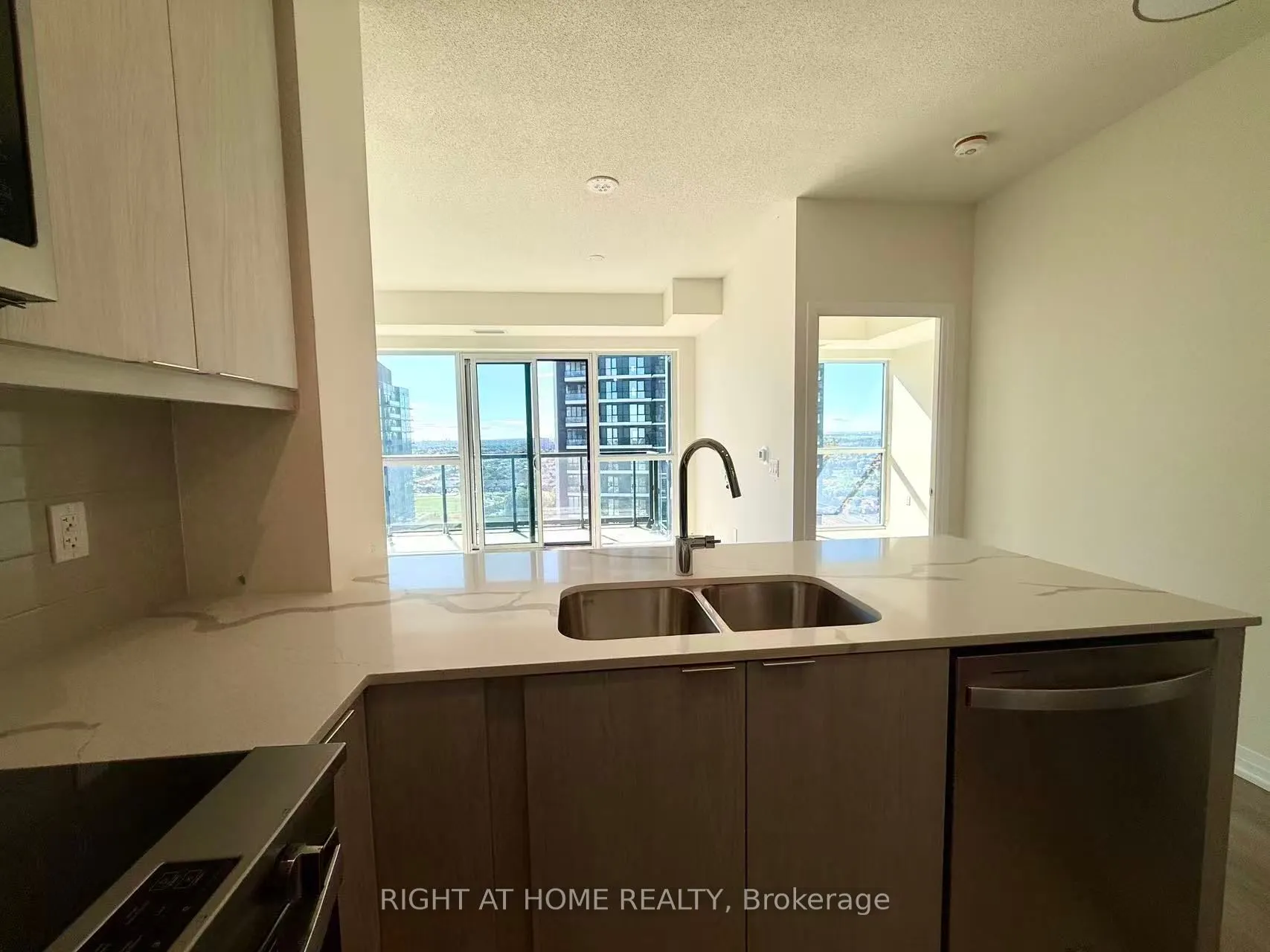 15 Watergarden Drive, #1804