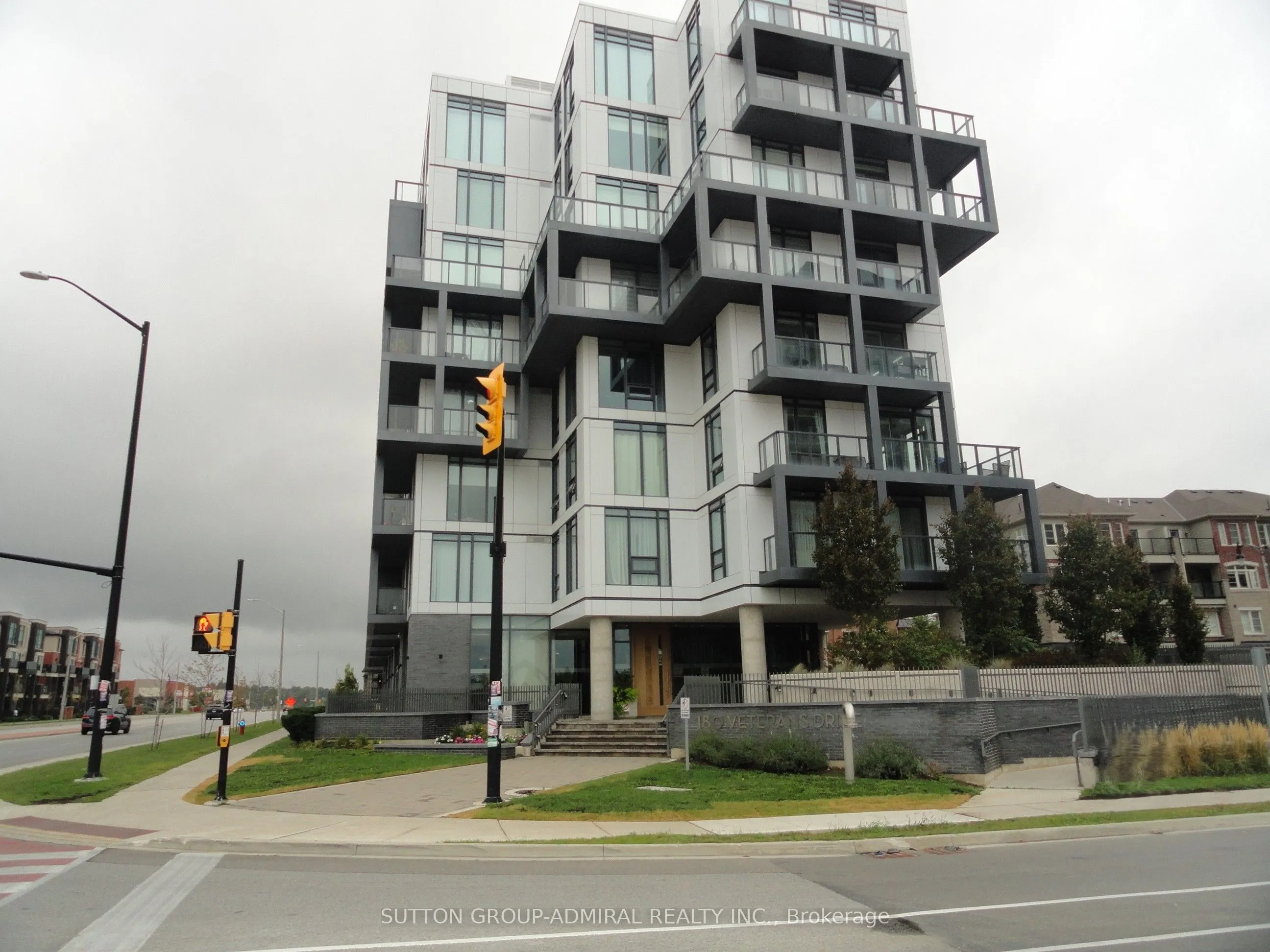 180 Veterans Drive, #509