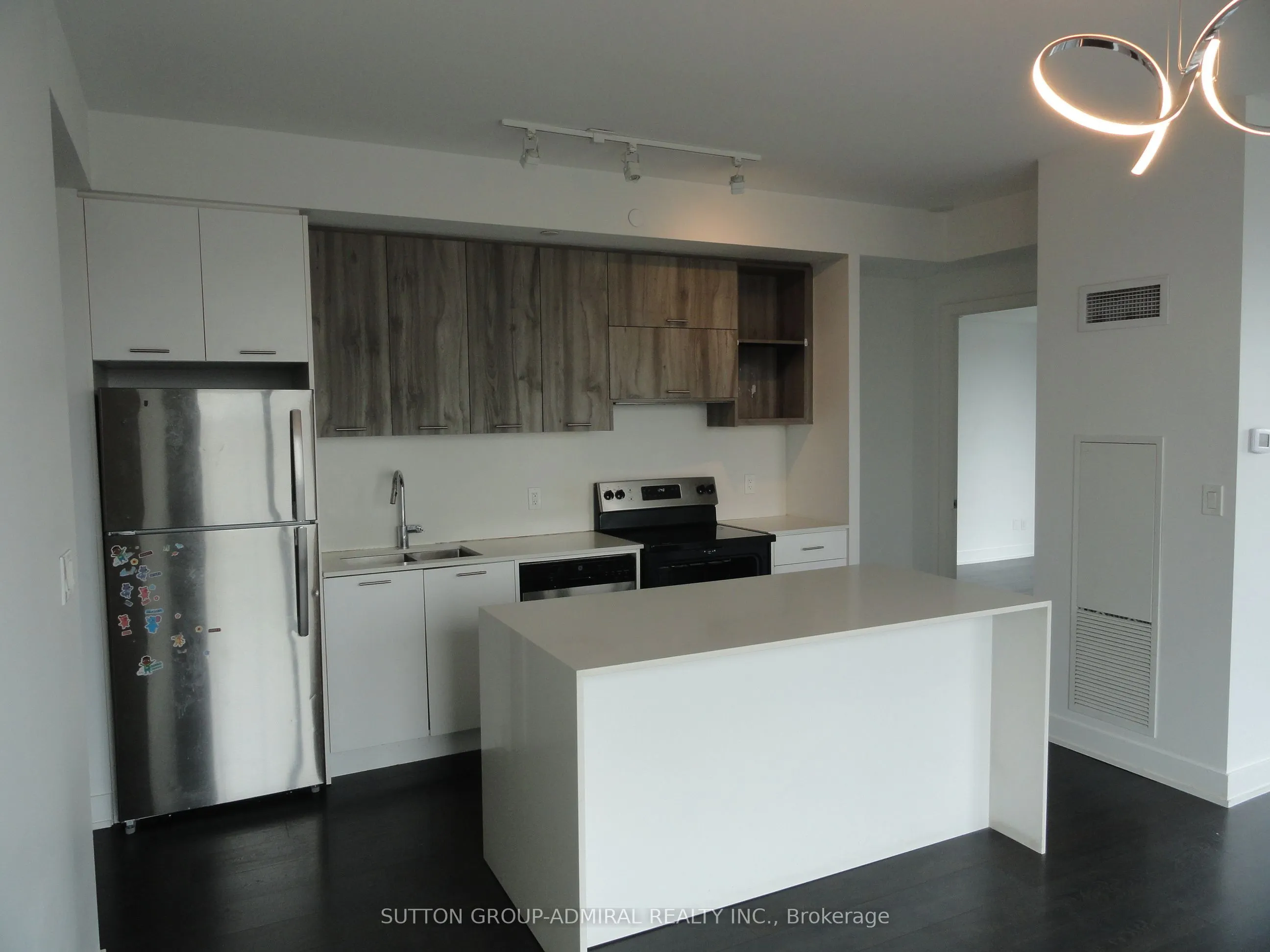 180 Veterans Drive, #509