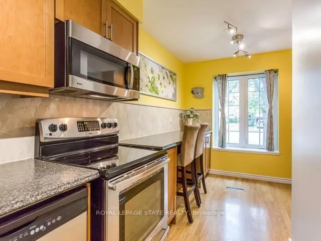 1004 Elizabeth Place, #Main & Upper