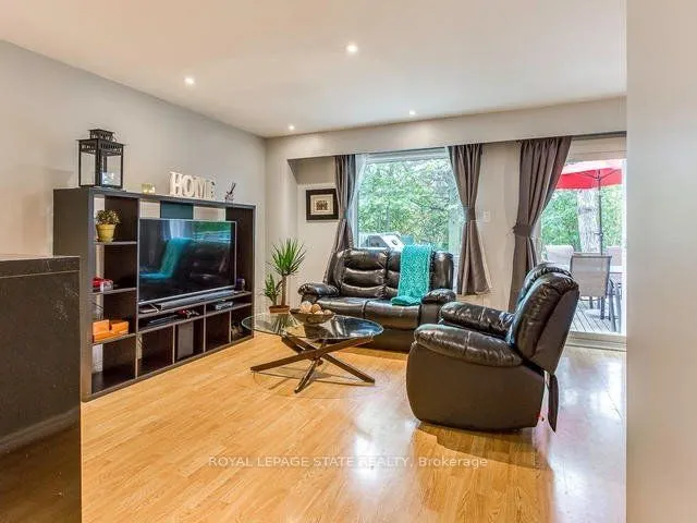 1004 Elizabeth Place, #Main & Upper
