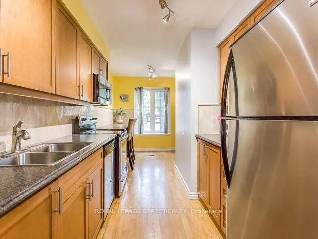 1004 Elizabeth Place, #Main & Upper