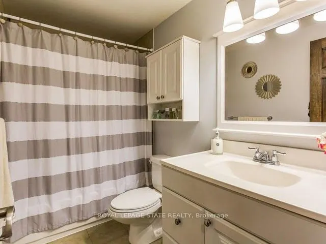 1004 Elizabeth Place, #Main & Upper