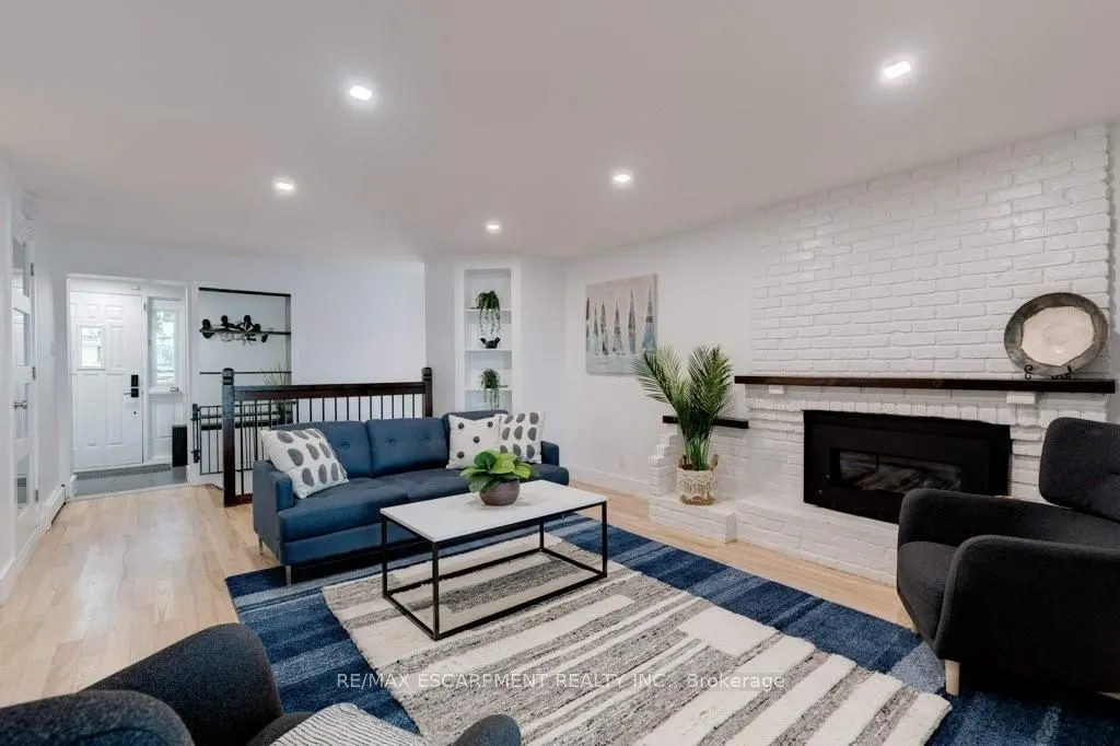 636 West Oval Drive