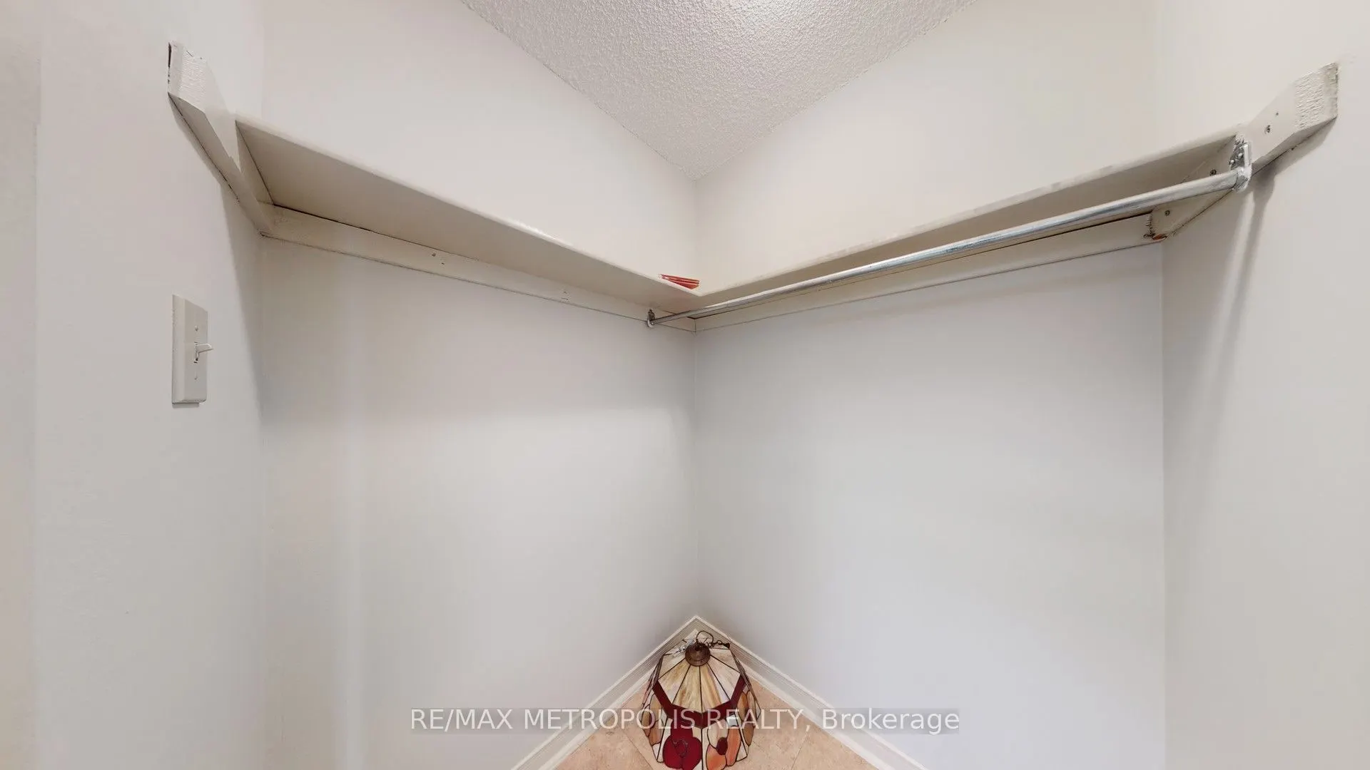 75 King Street E #1709