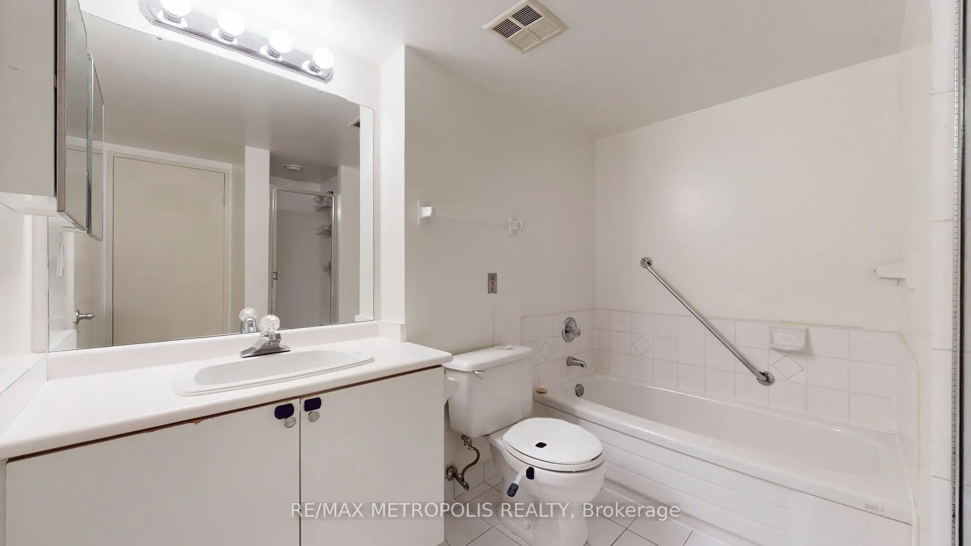 75 King Street E #1709