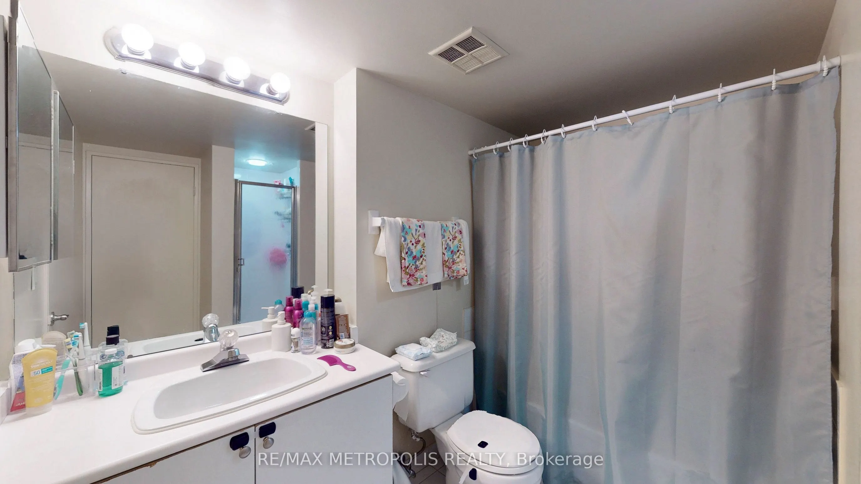 75 King Street E, #1709