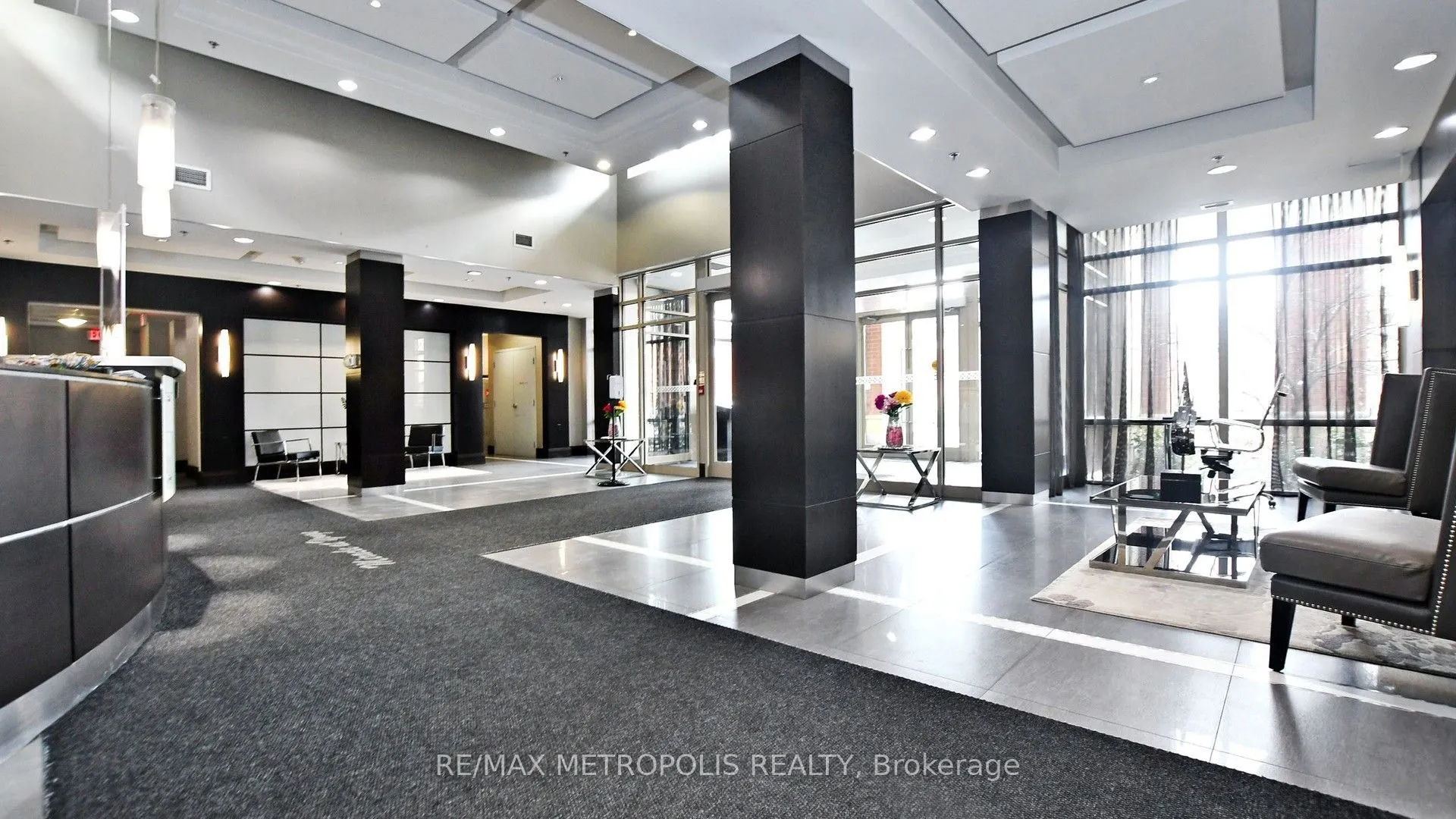 75 King Street E #1709