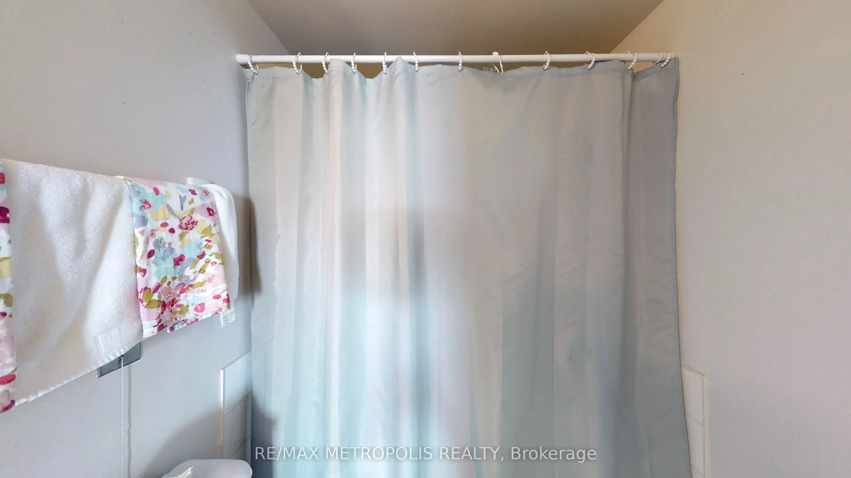 75 King Street E, #1709
