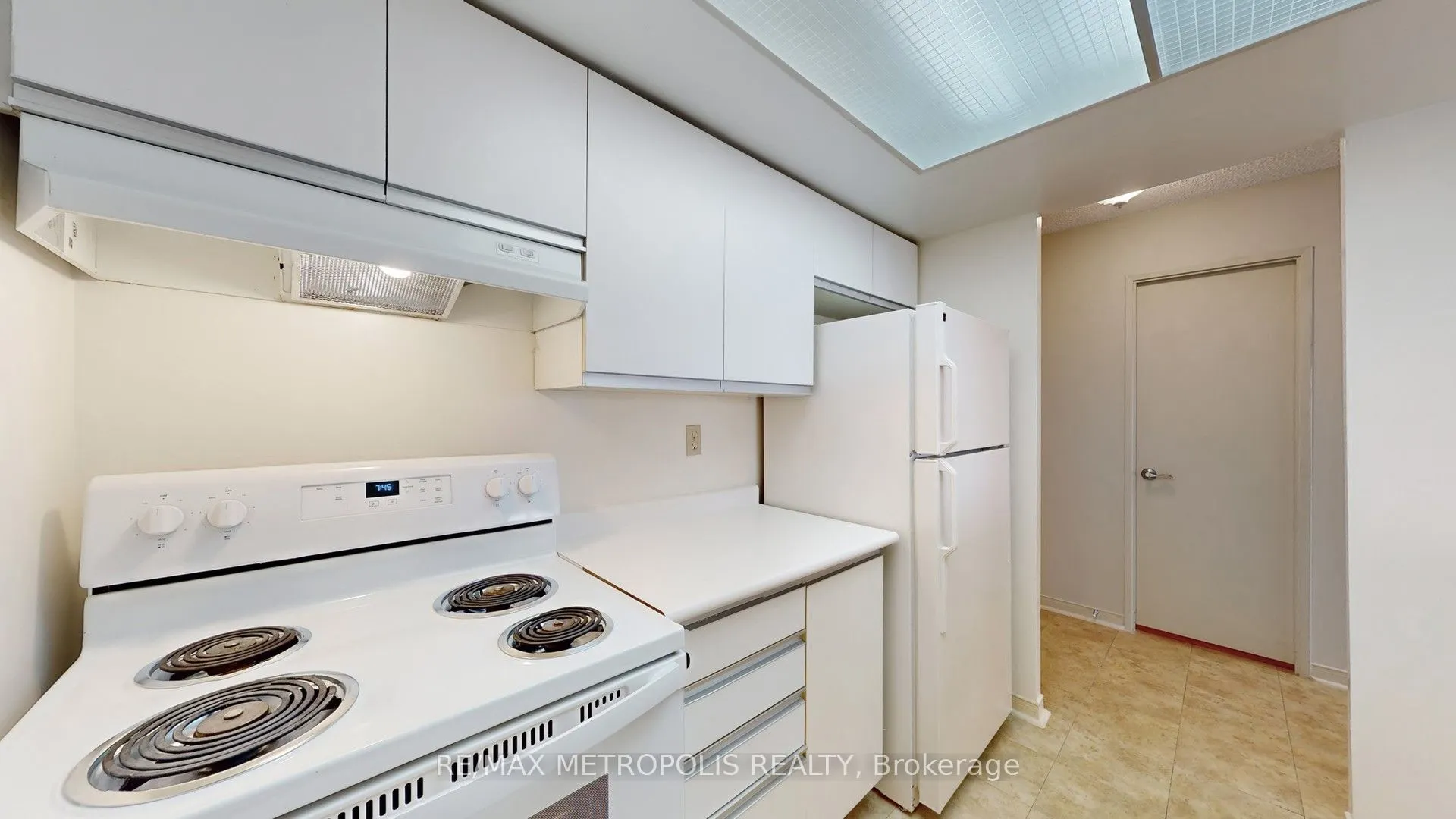 75 King Street E #1709