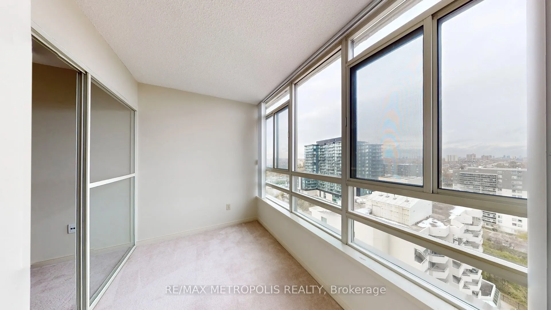 75 King Street E #1709