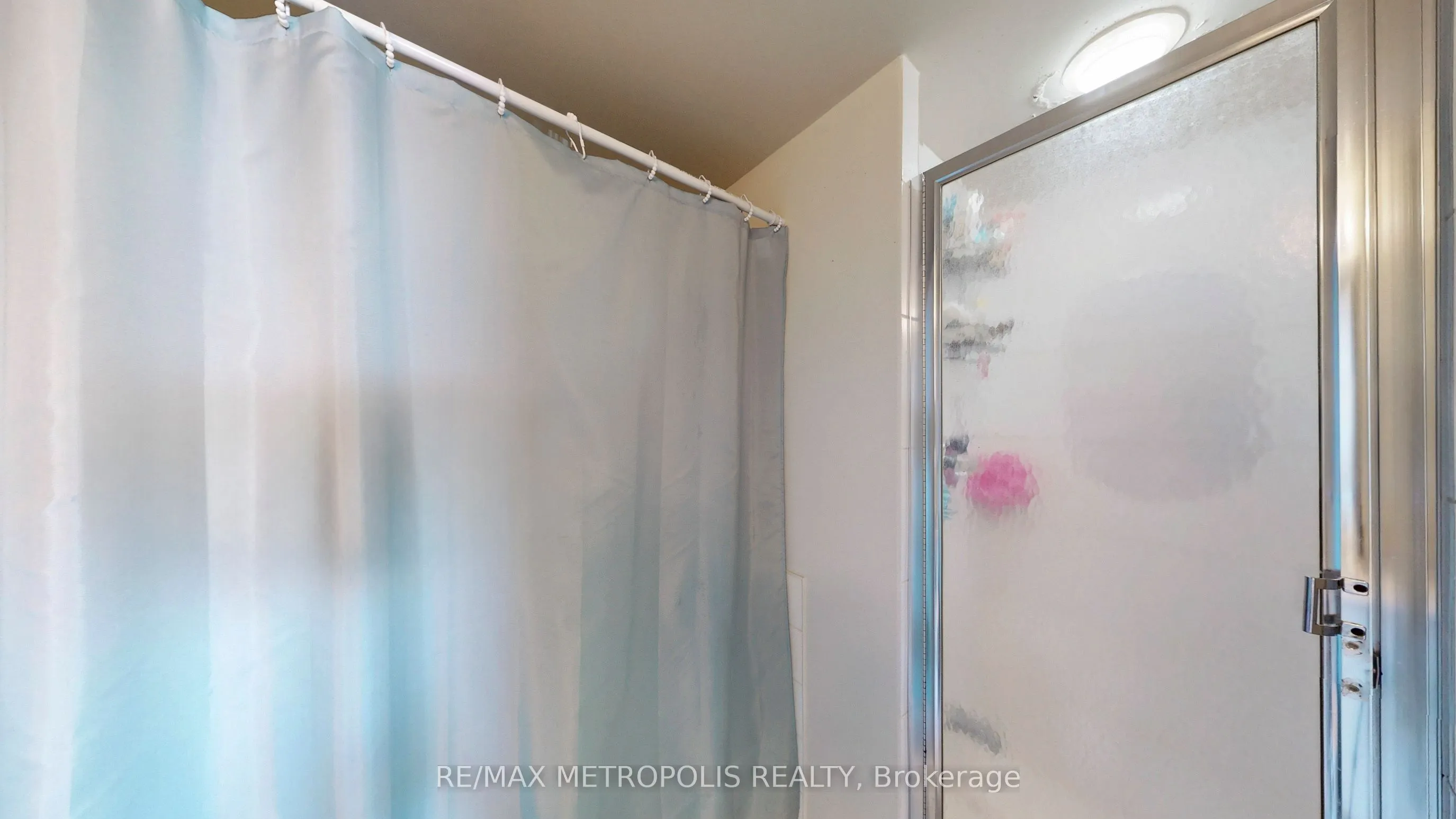 75 King Street E, #1709