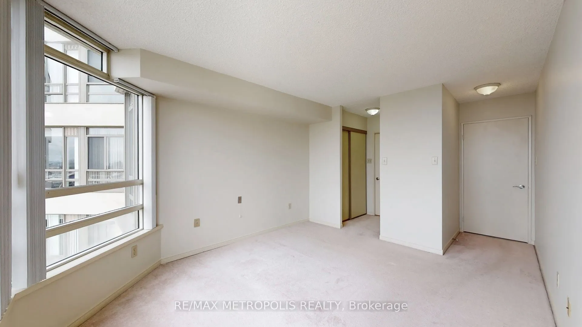 75 King Street E #1709