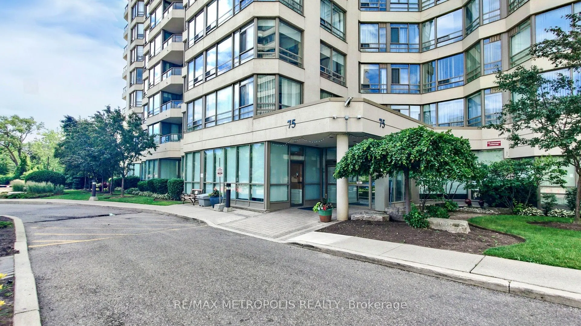 75 King Street E #1709