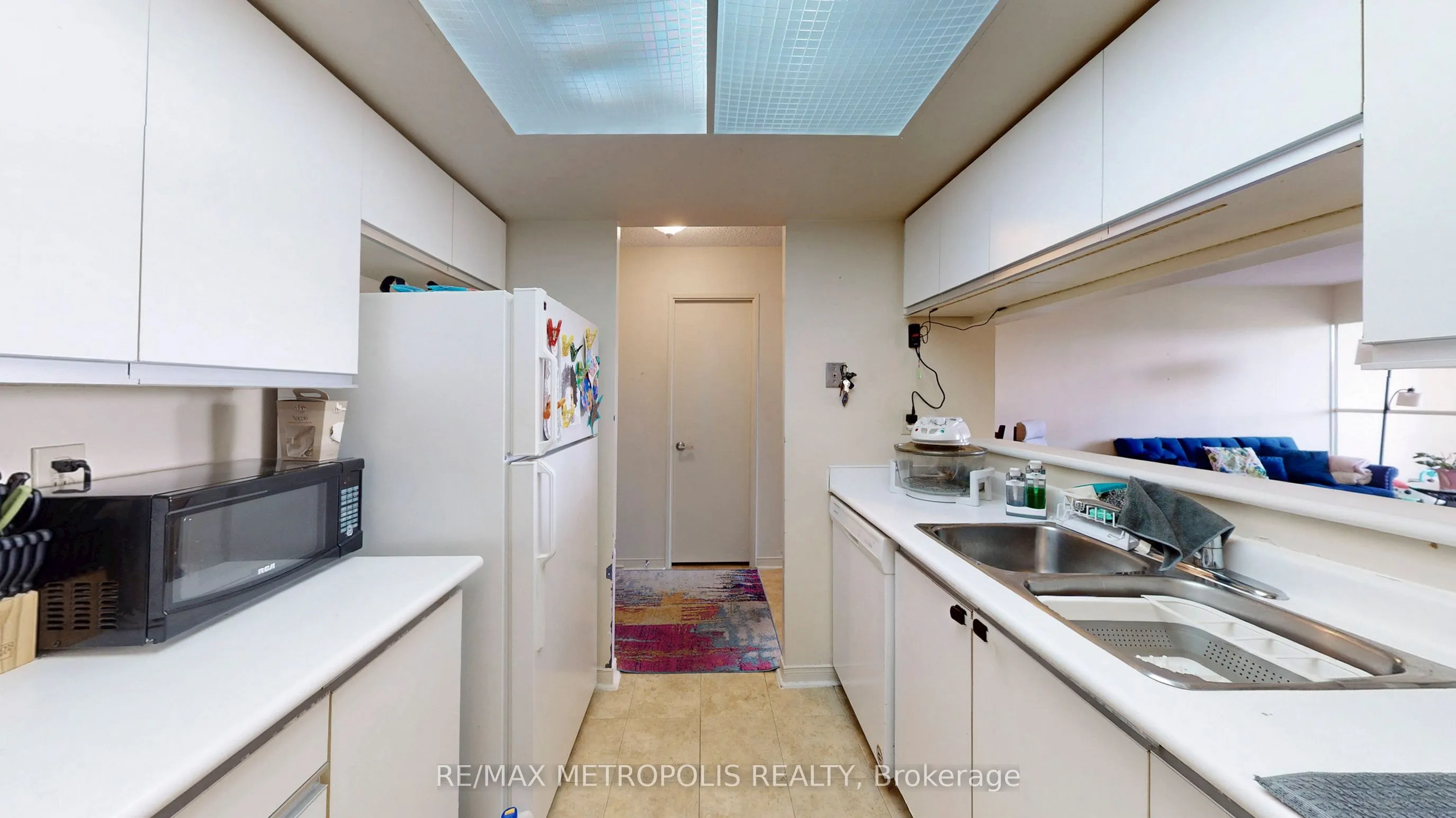 75 King Street E, #1709