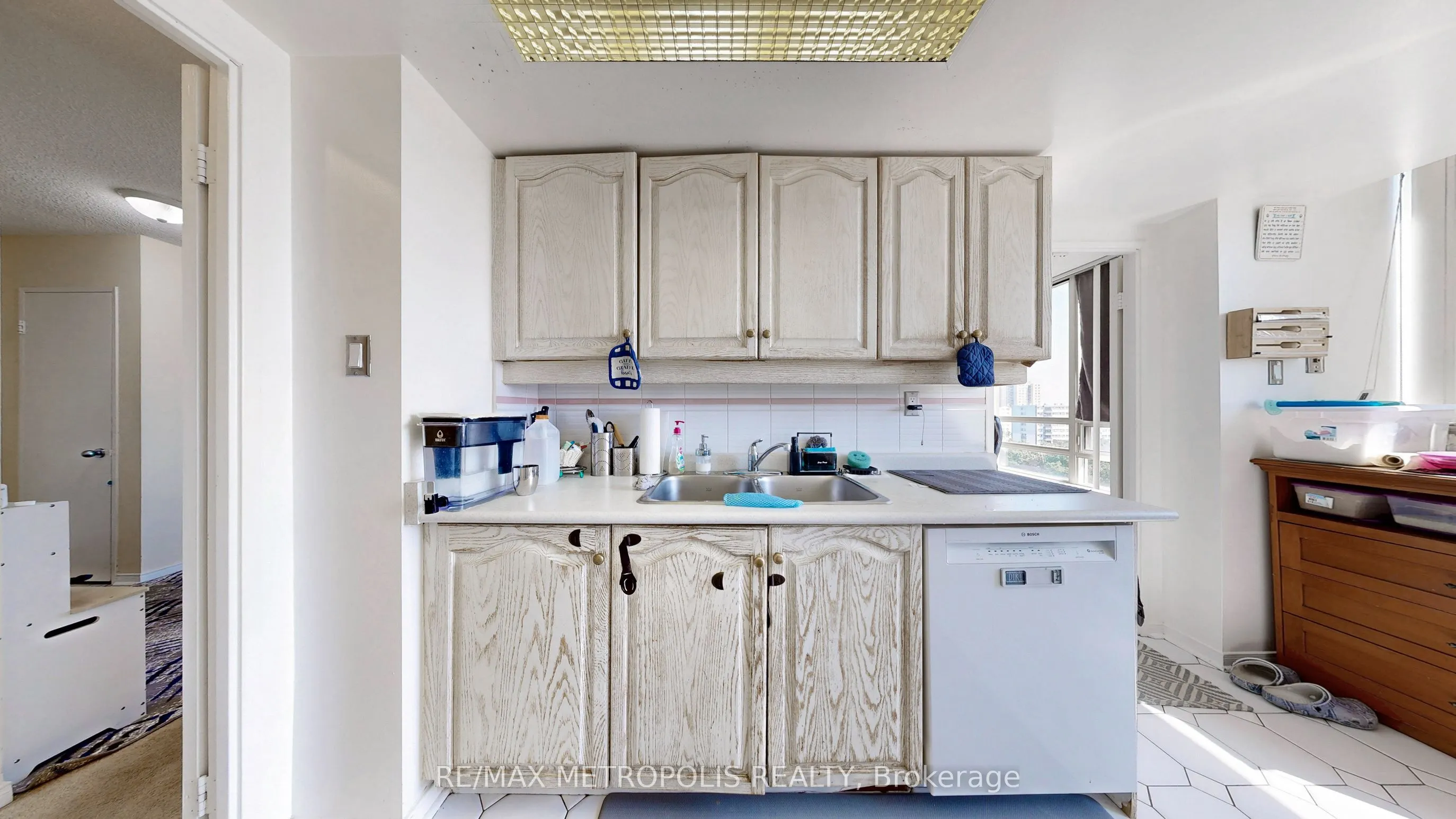 75 King Street E, #1202