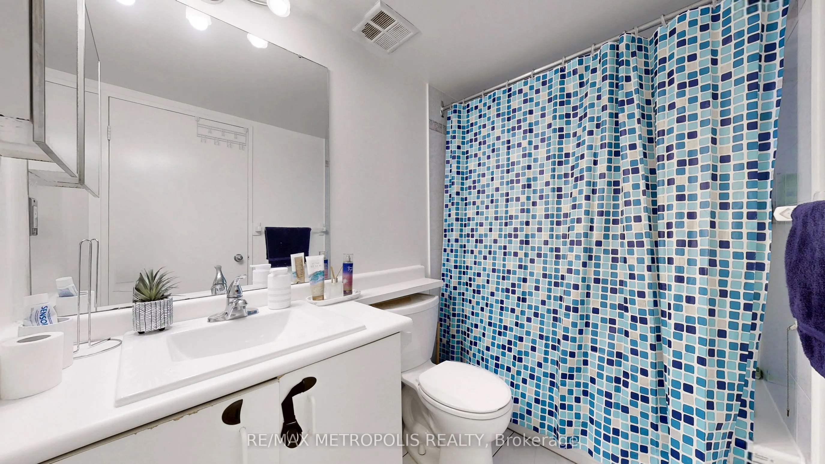 75 King Street E, #1202
