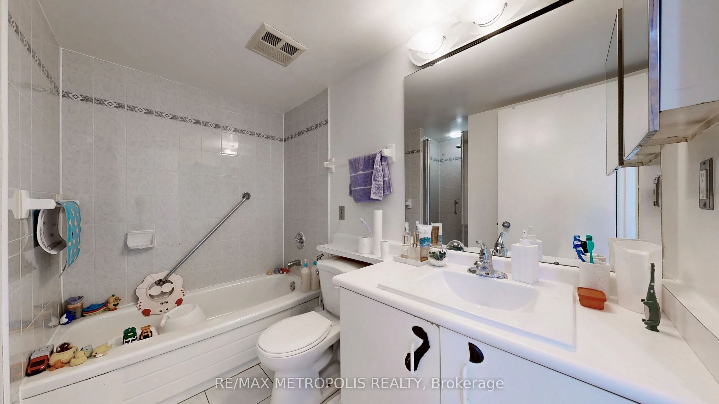 75 King Street E, #1202