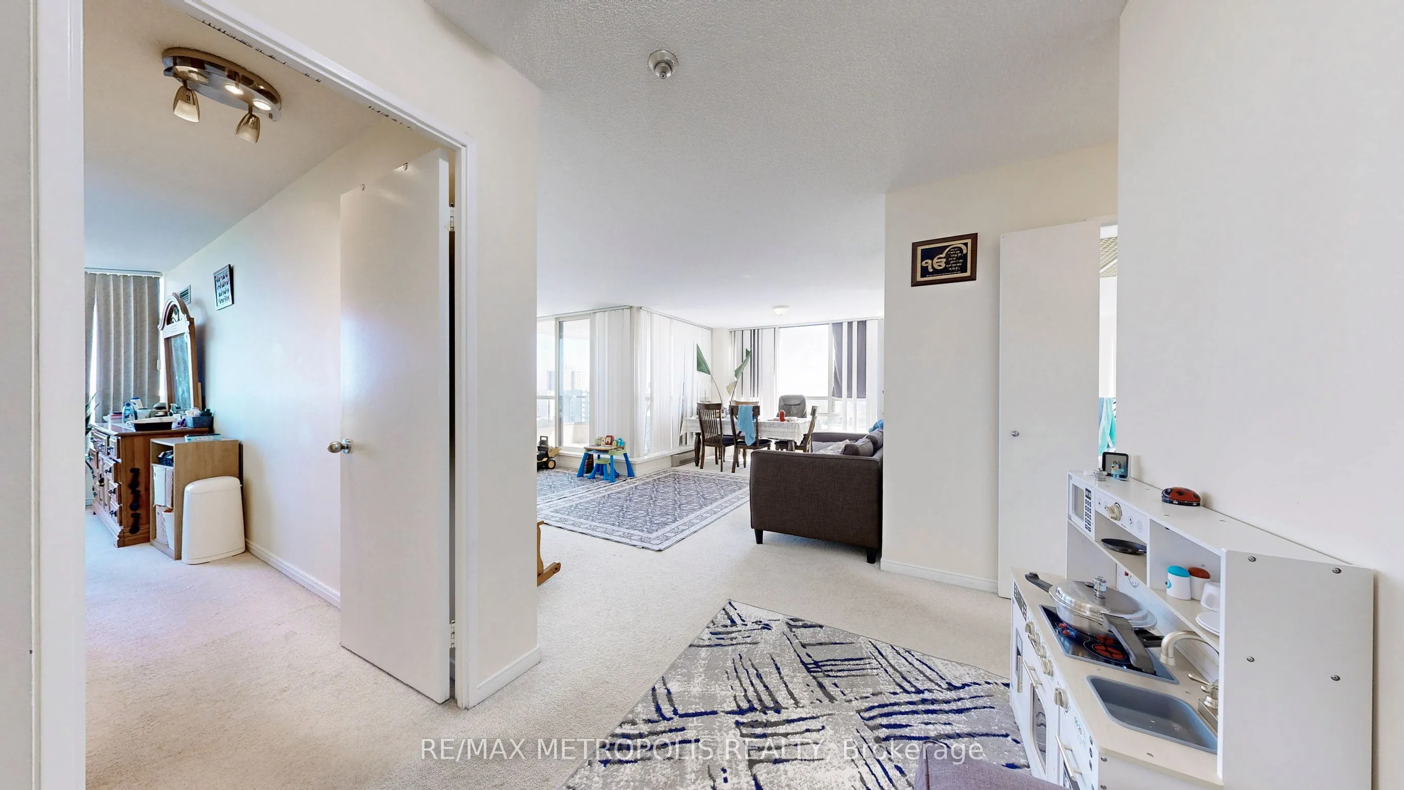 75 King Street E, #1202