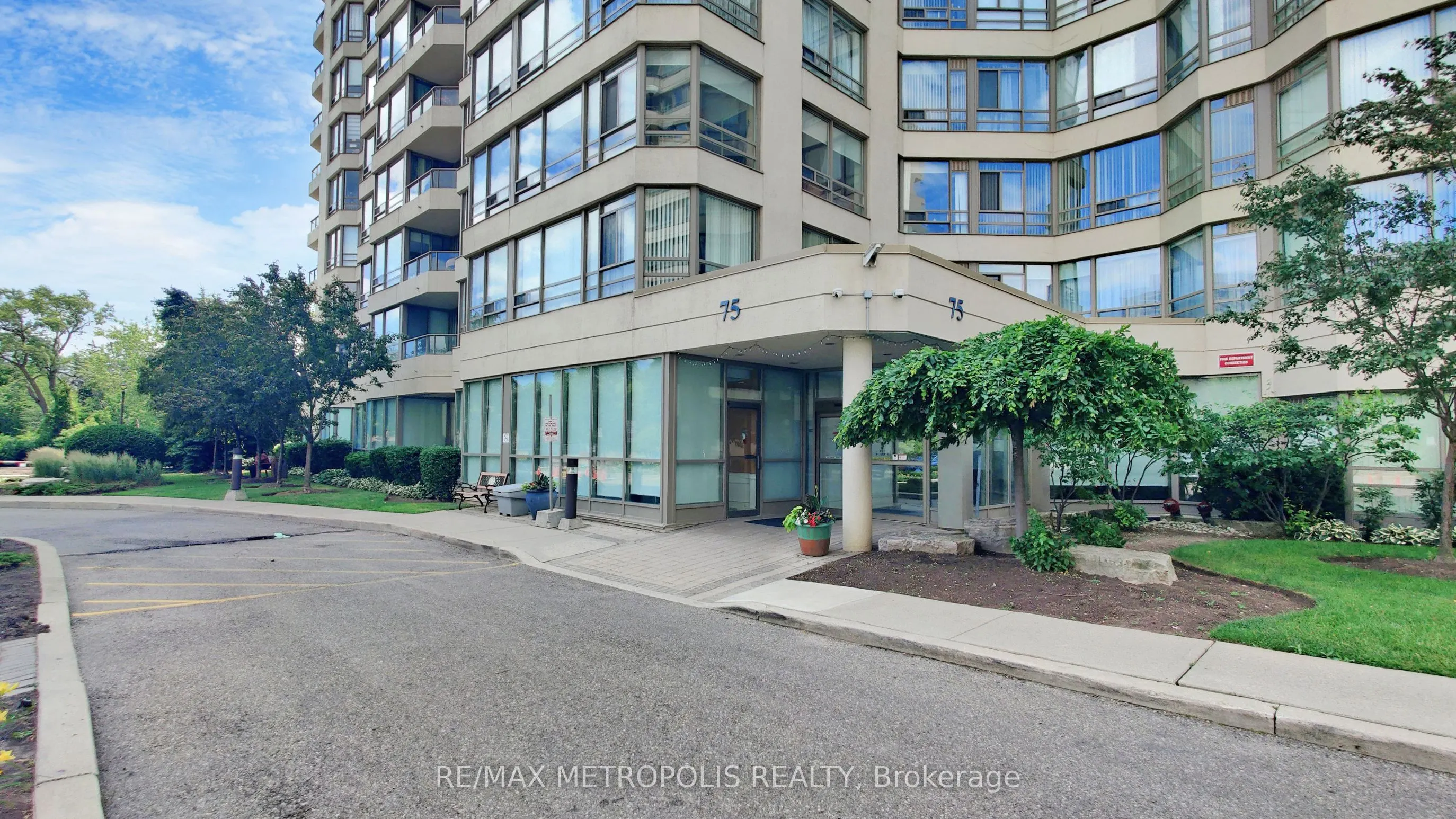 75 King Street E #1703