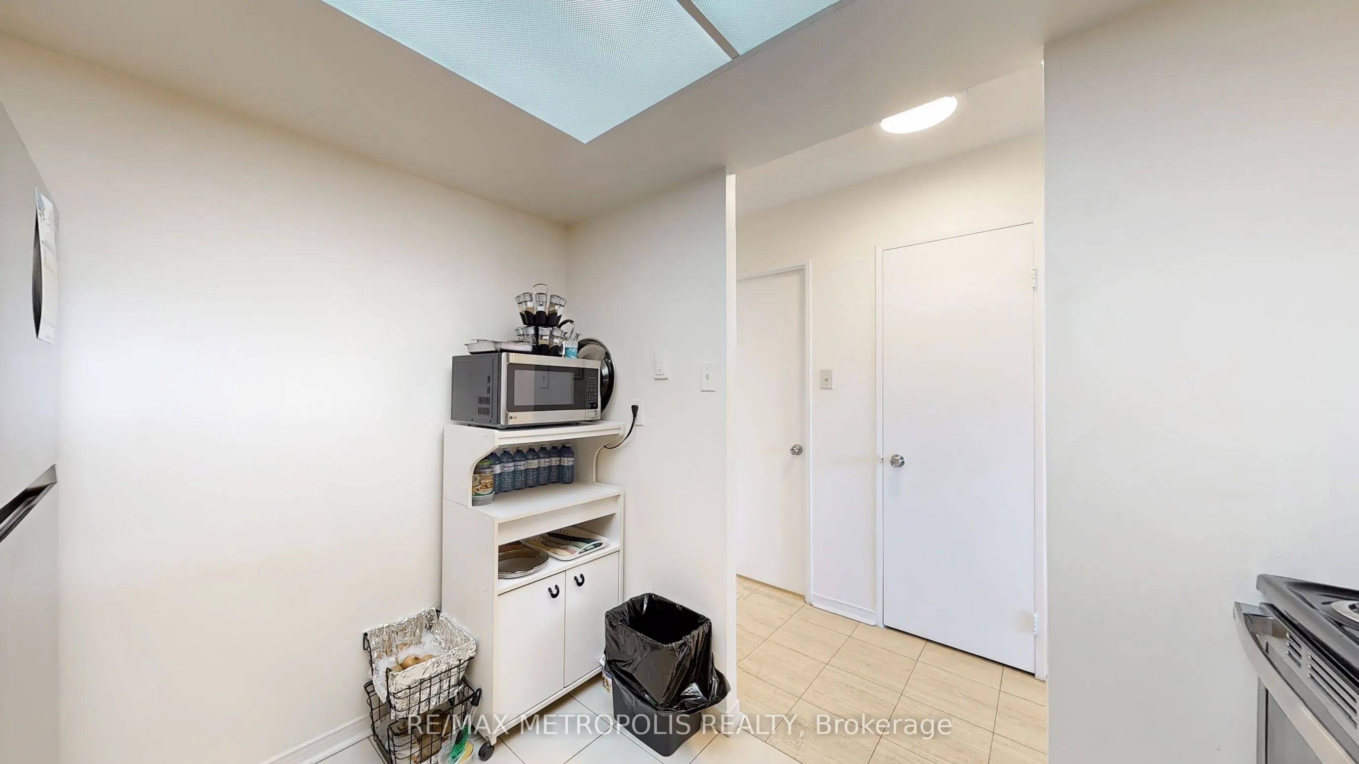 75 King Street E, #1703