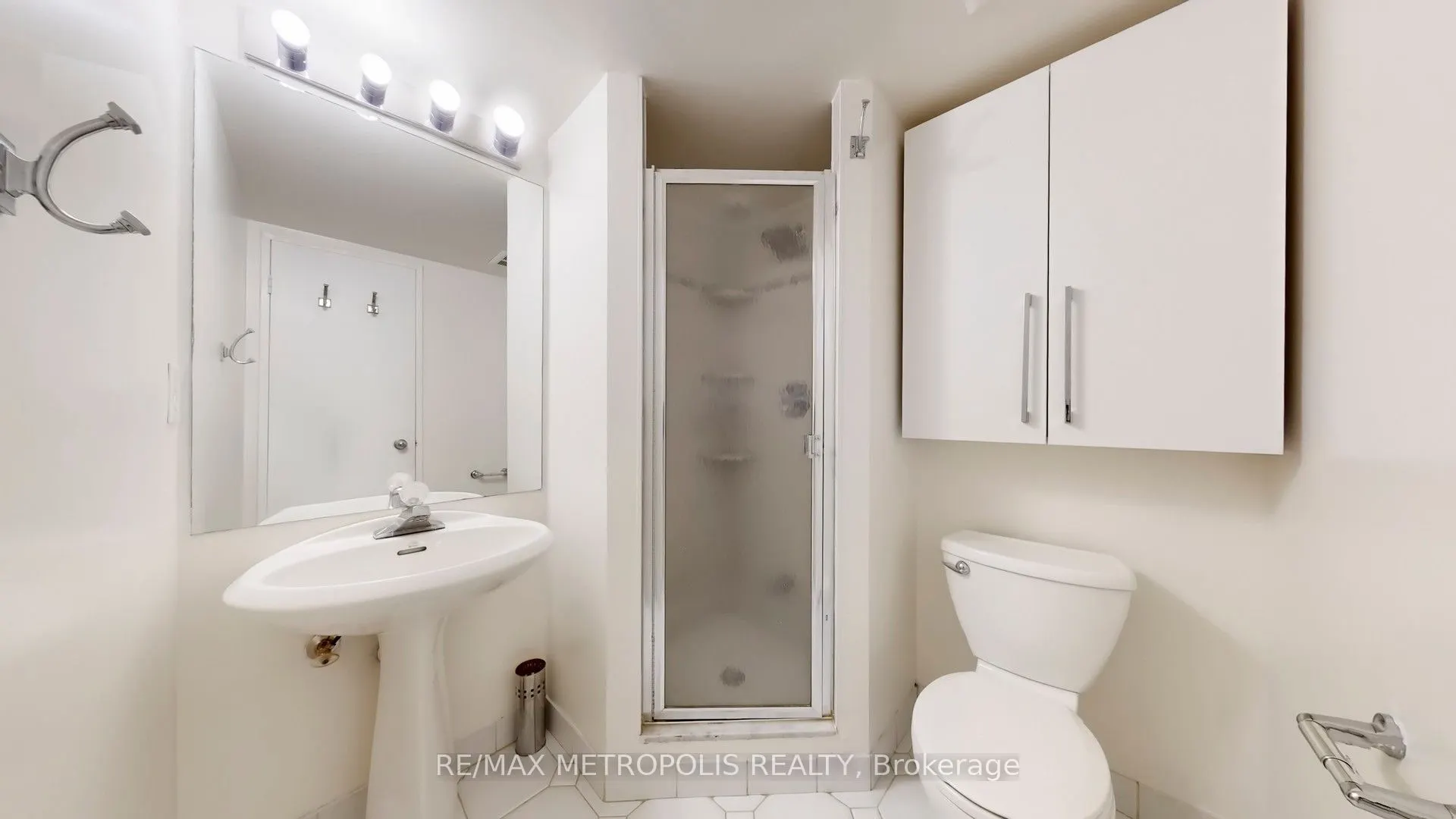 75 King Street E #1512