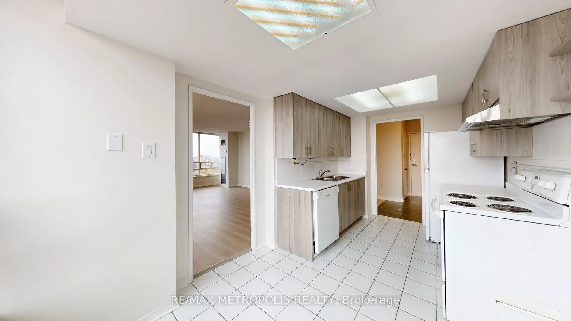 75 King Street E #1512