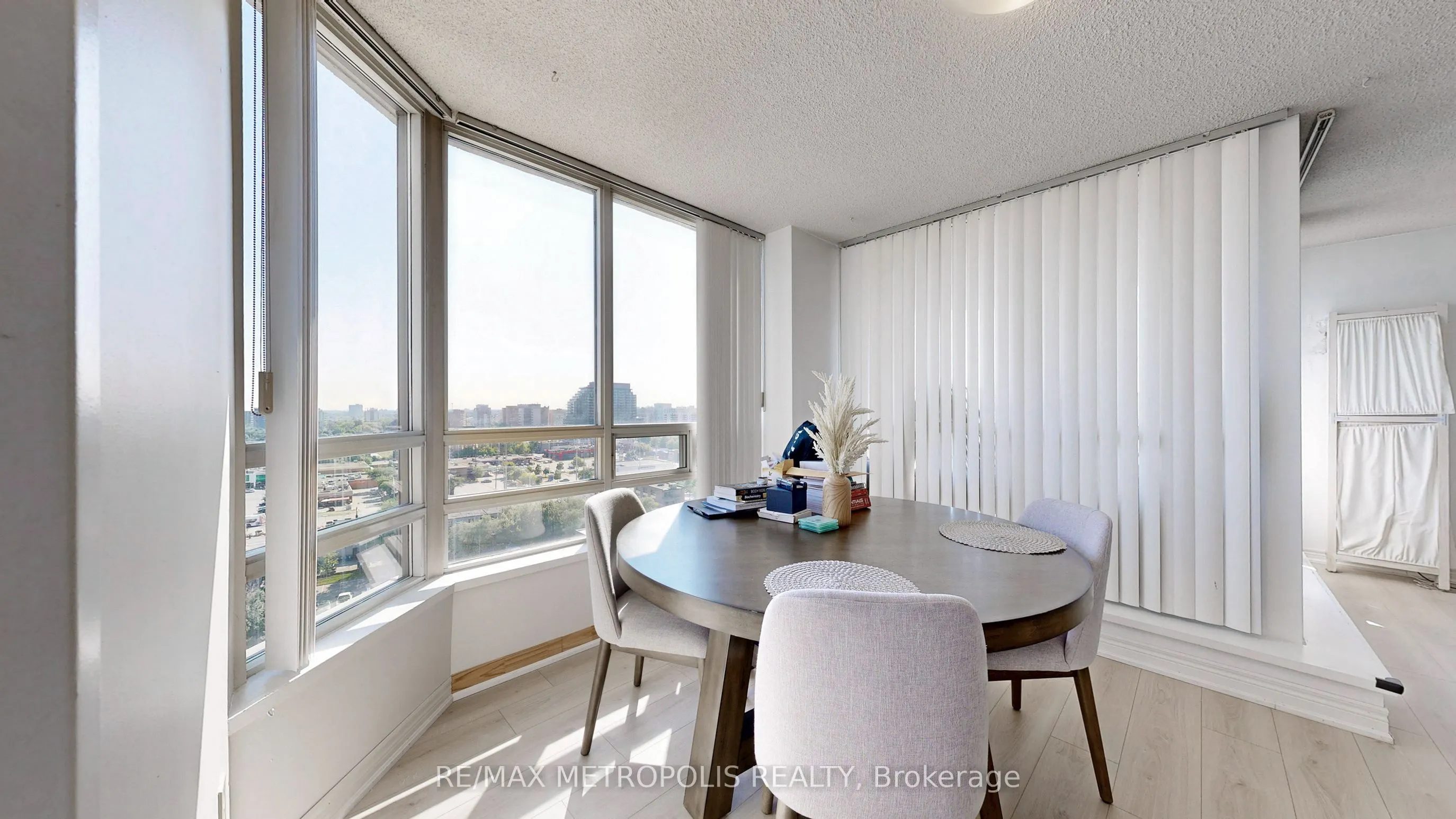 75 King Street E, #1512