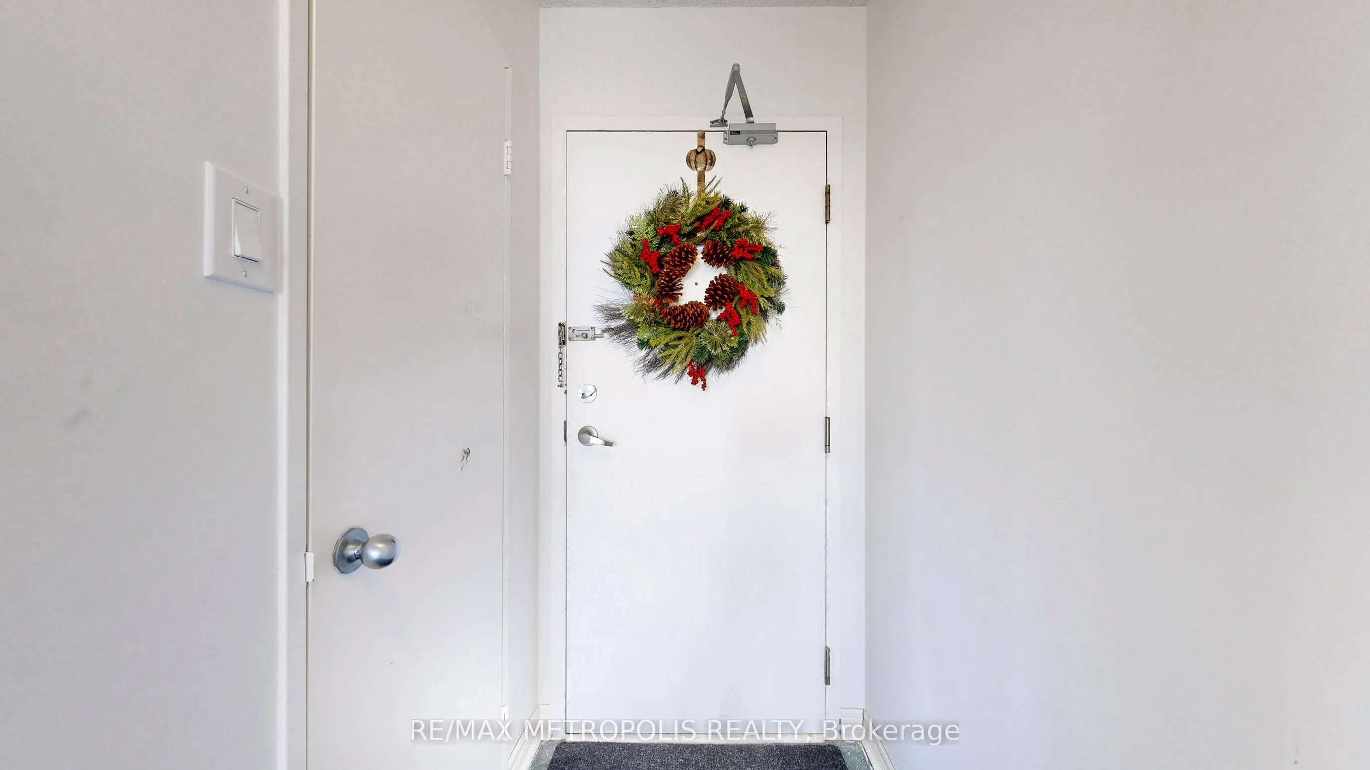 75 King Street E, #1512
