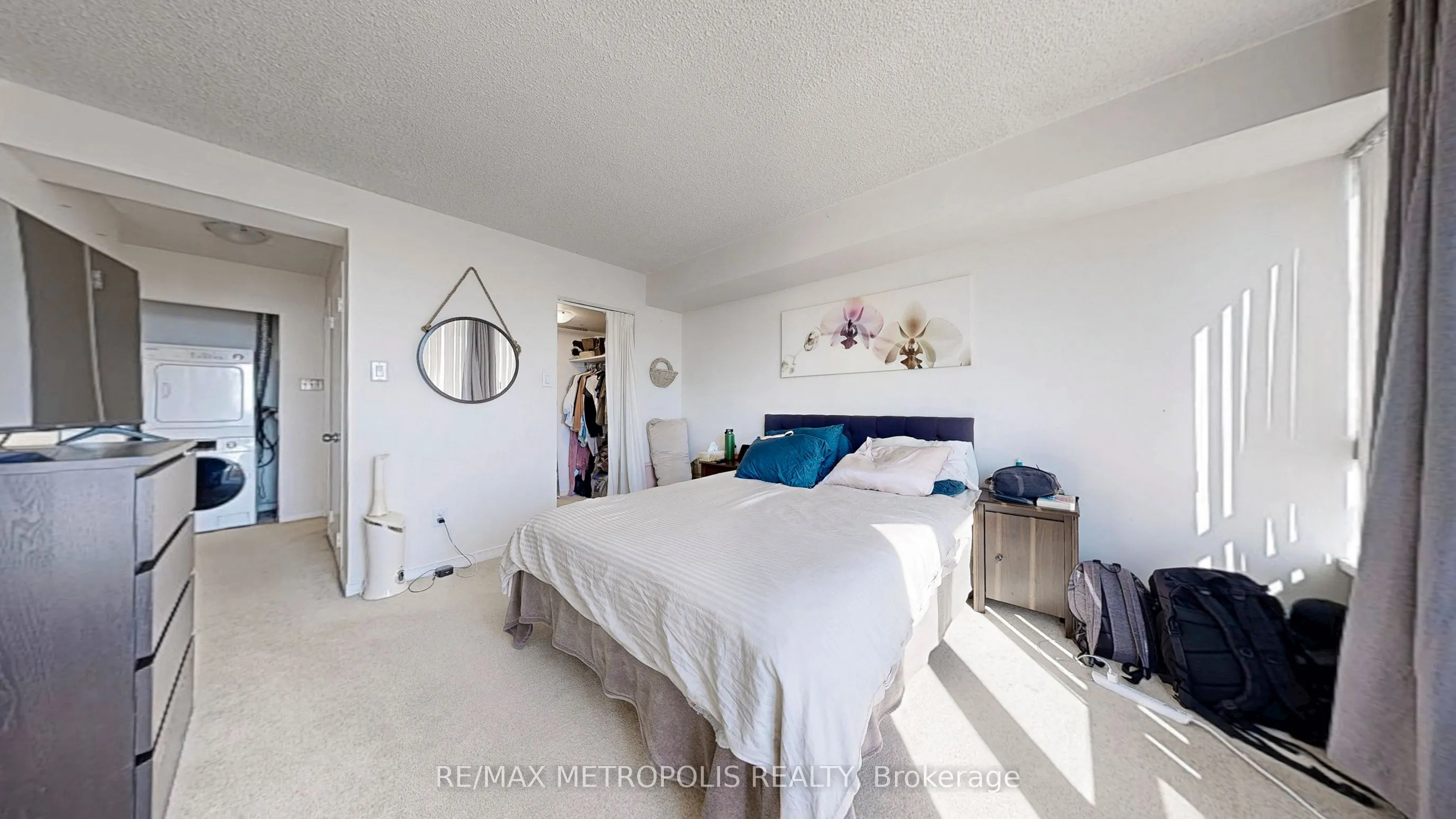 75 King Street E, #1512