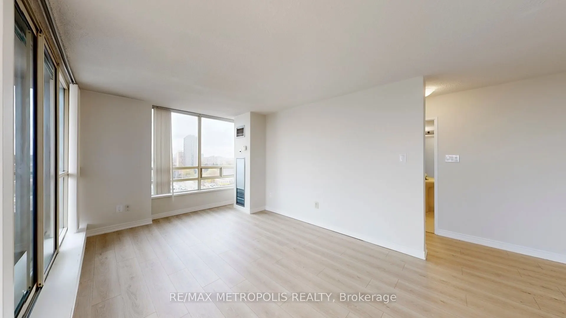 75 King Street E #1512
