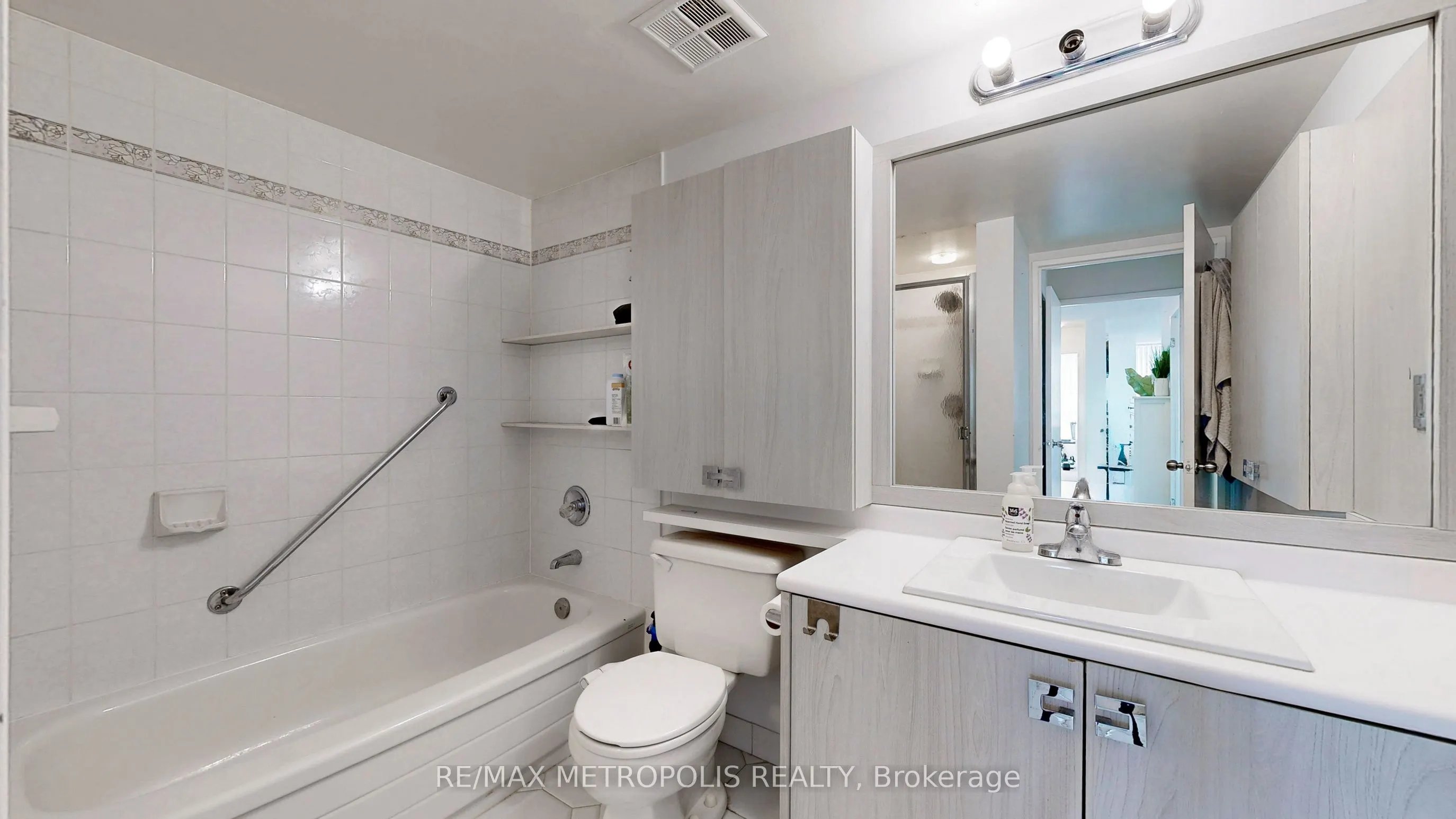 75 King Street E, #1512