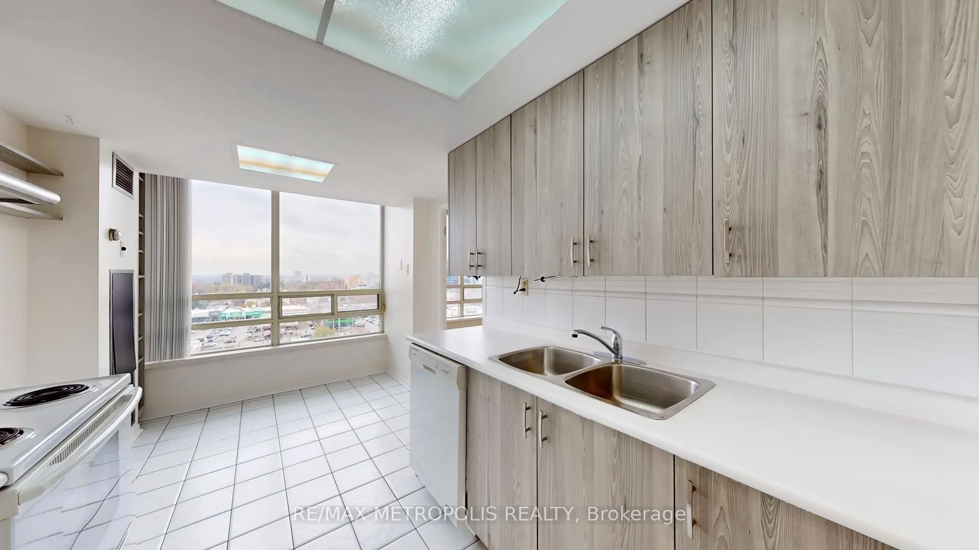 75 King Street E #1512