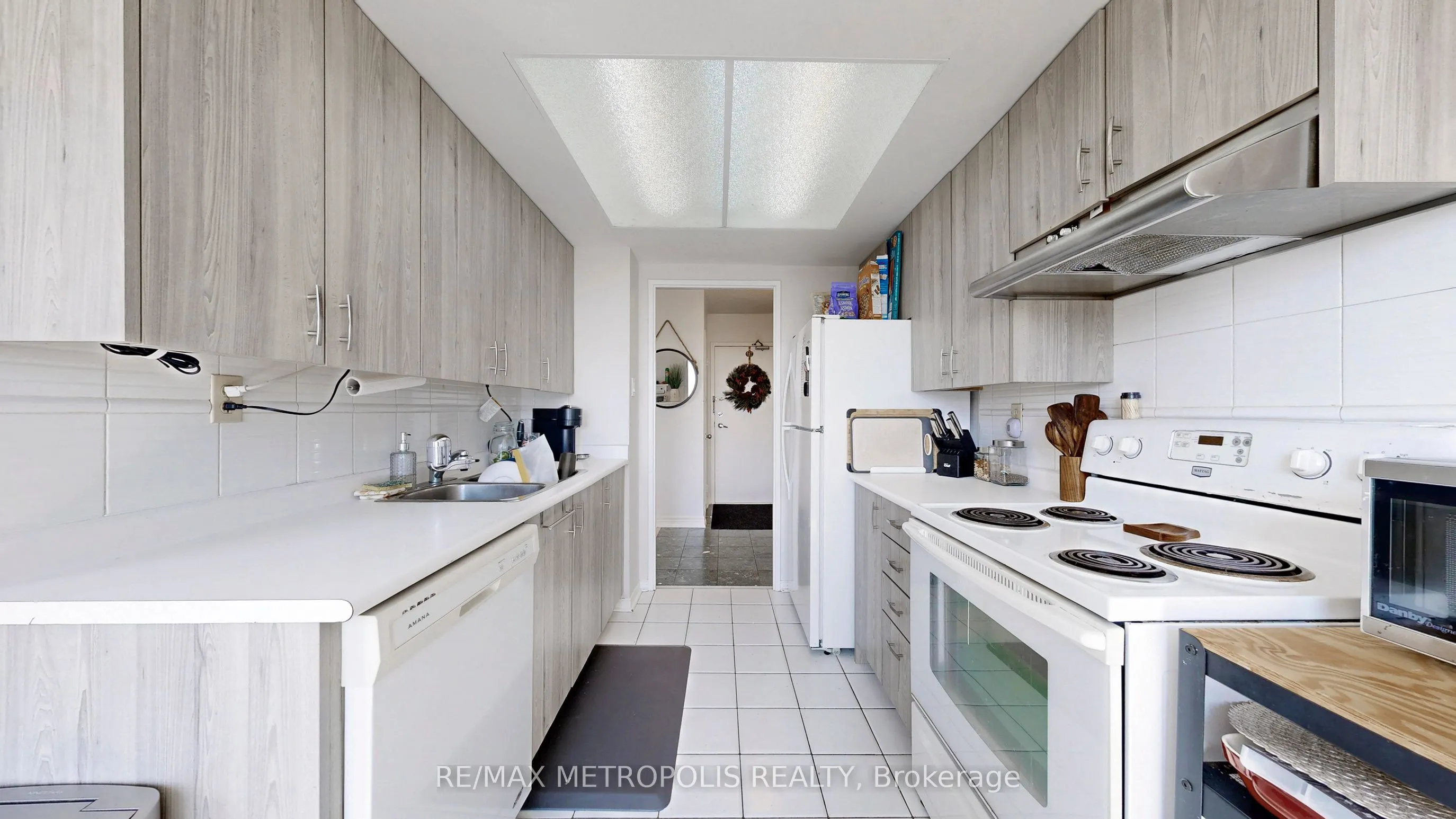 75 King Street E, #1512