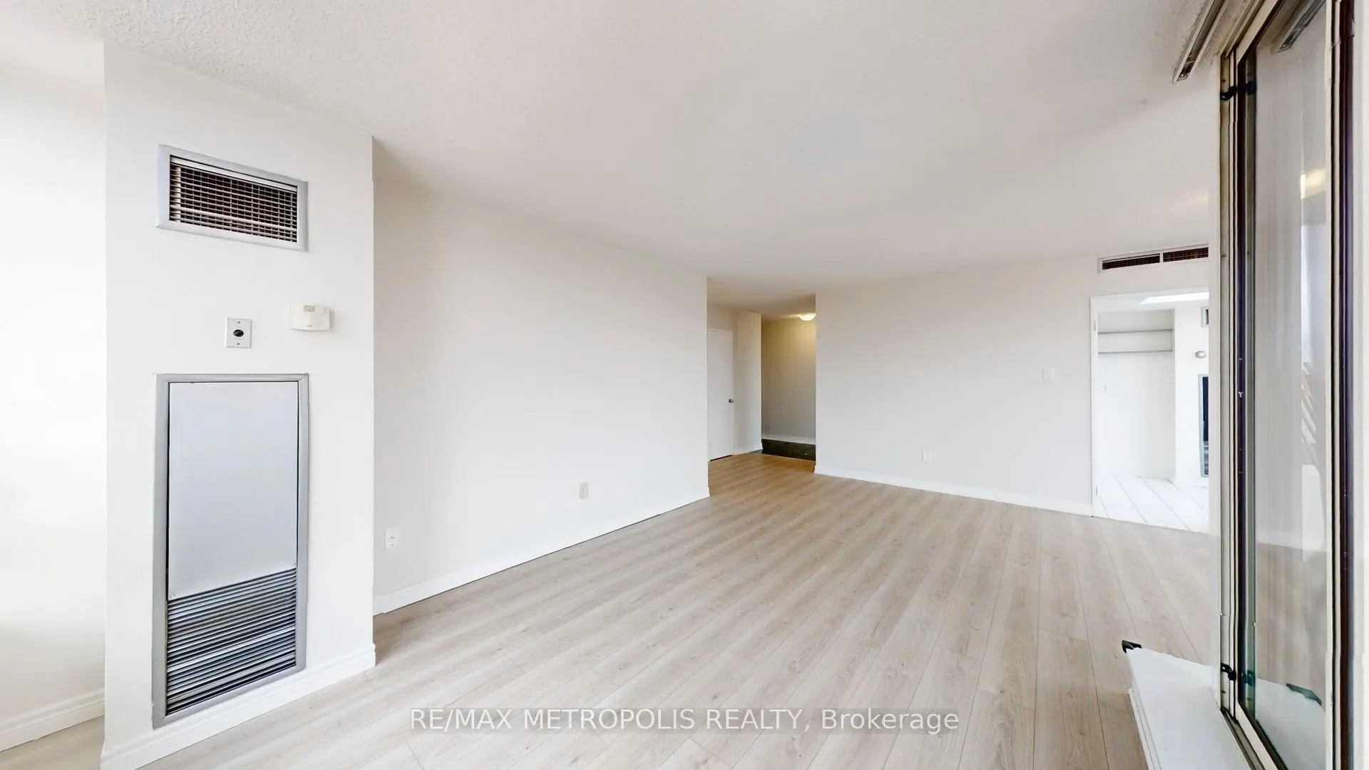 75 King Street E #1512