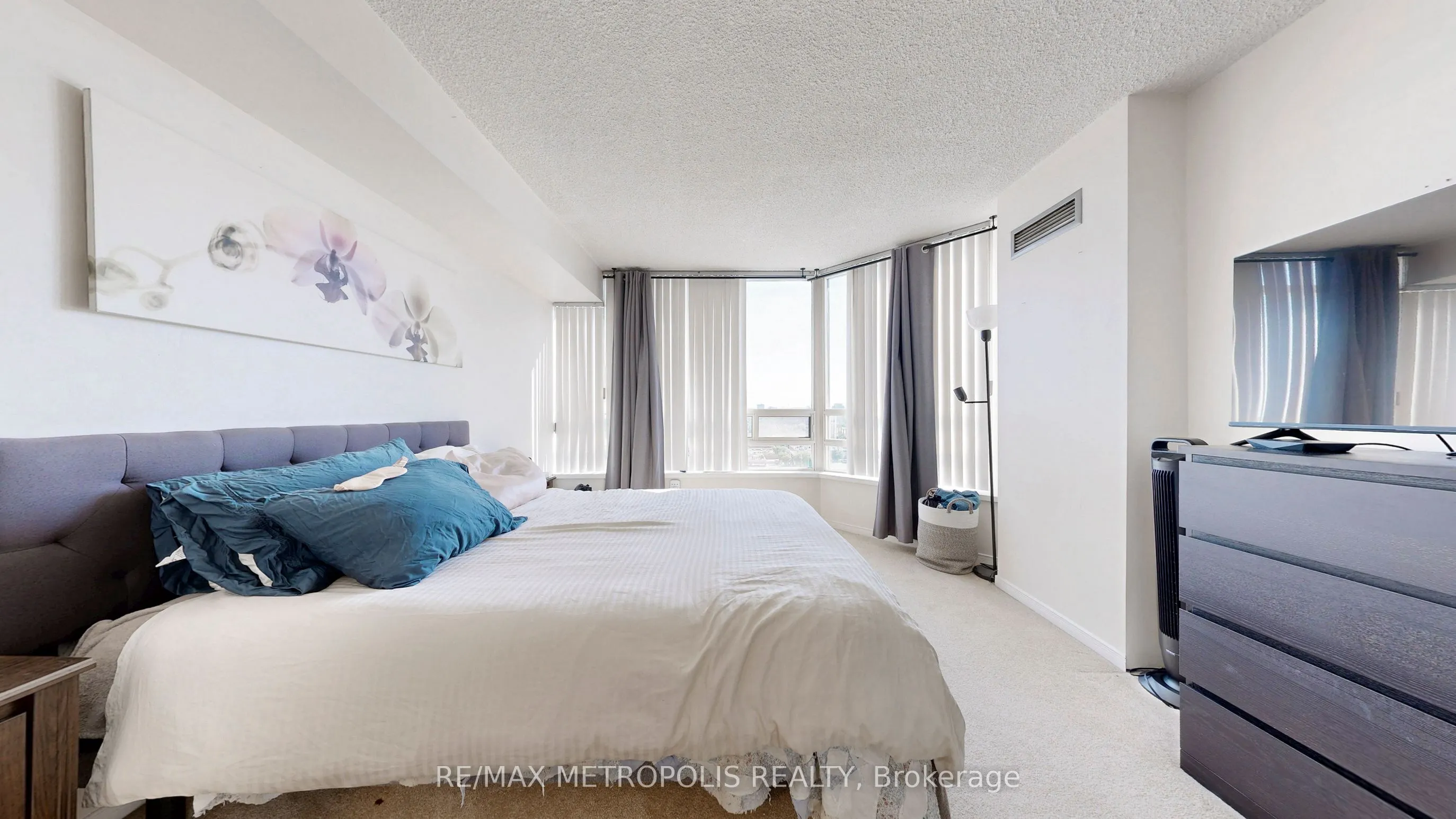 75 King Street E, #1512