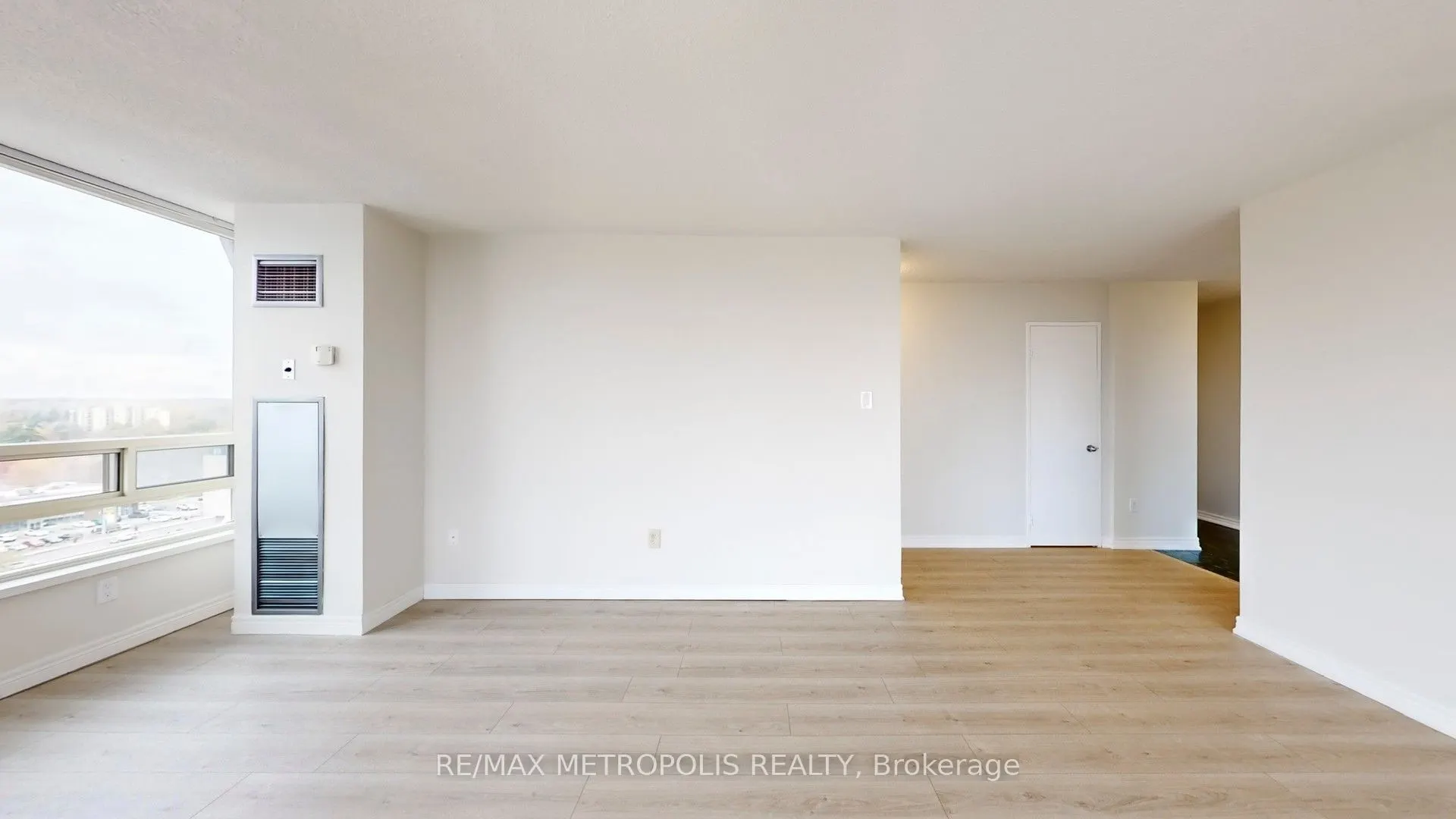 75 King Street E #1512