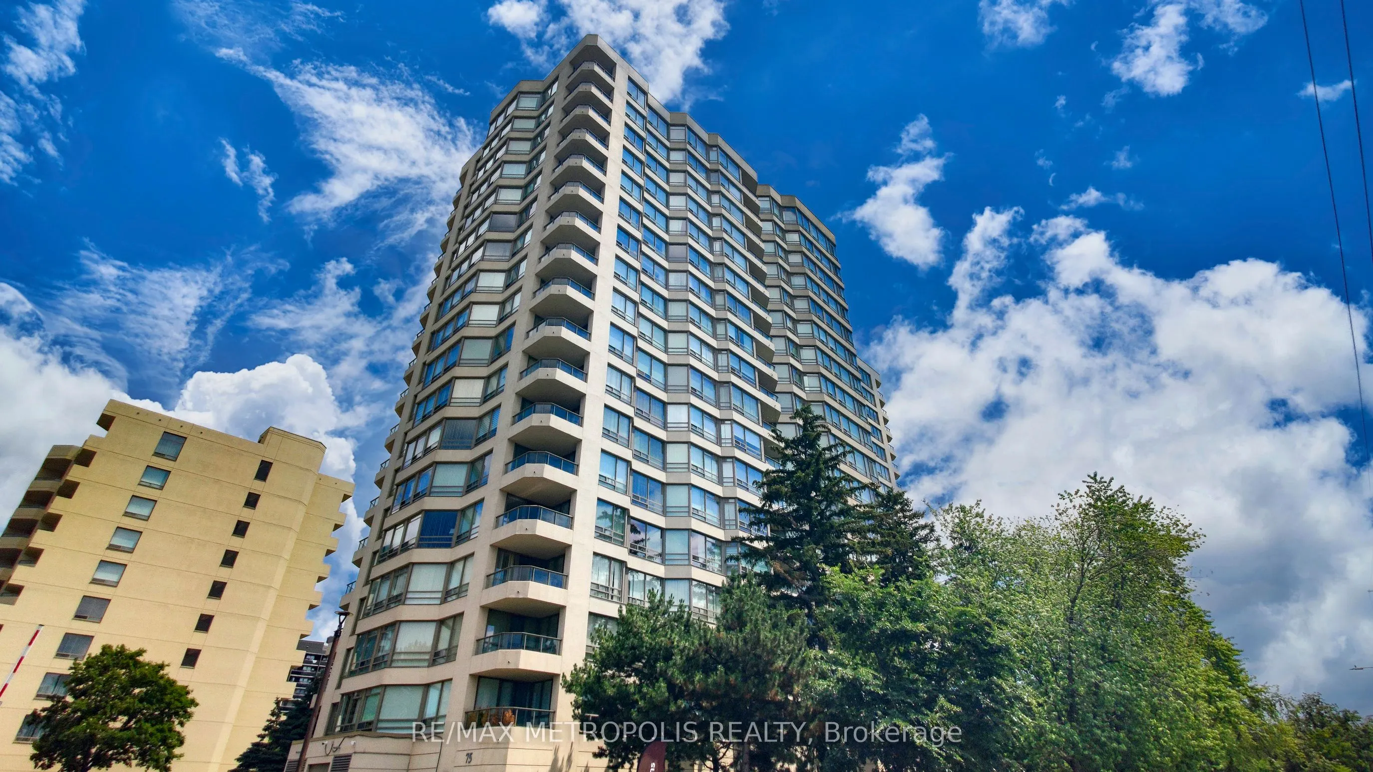 75 King Street E, #1512