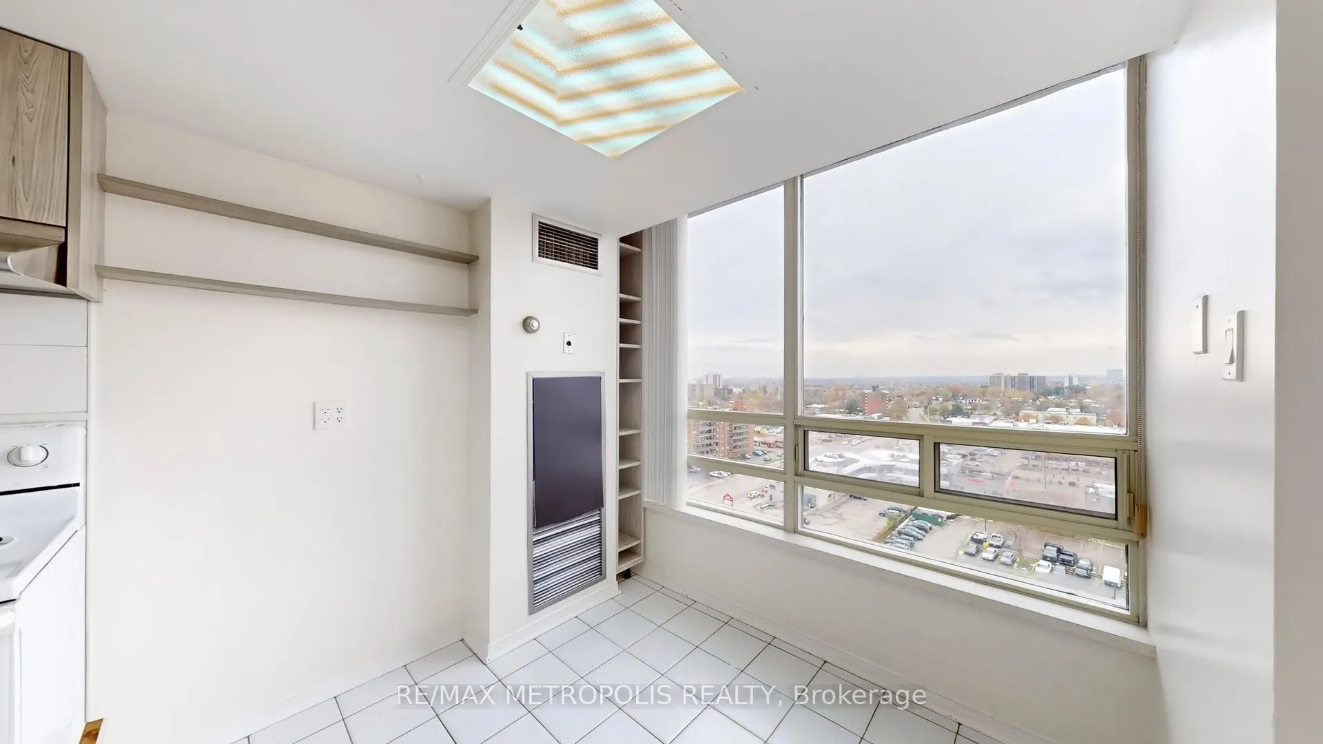 75 King Street E #1512