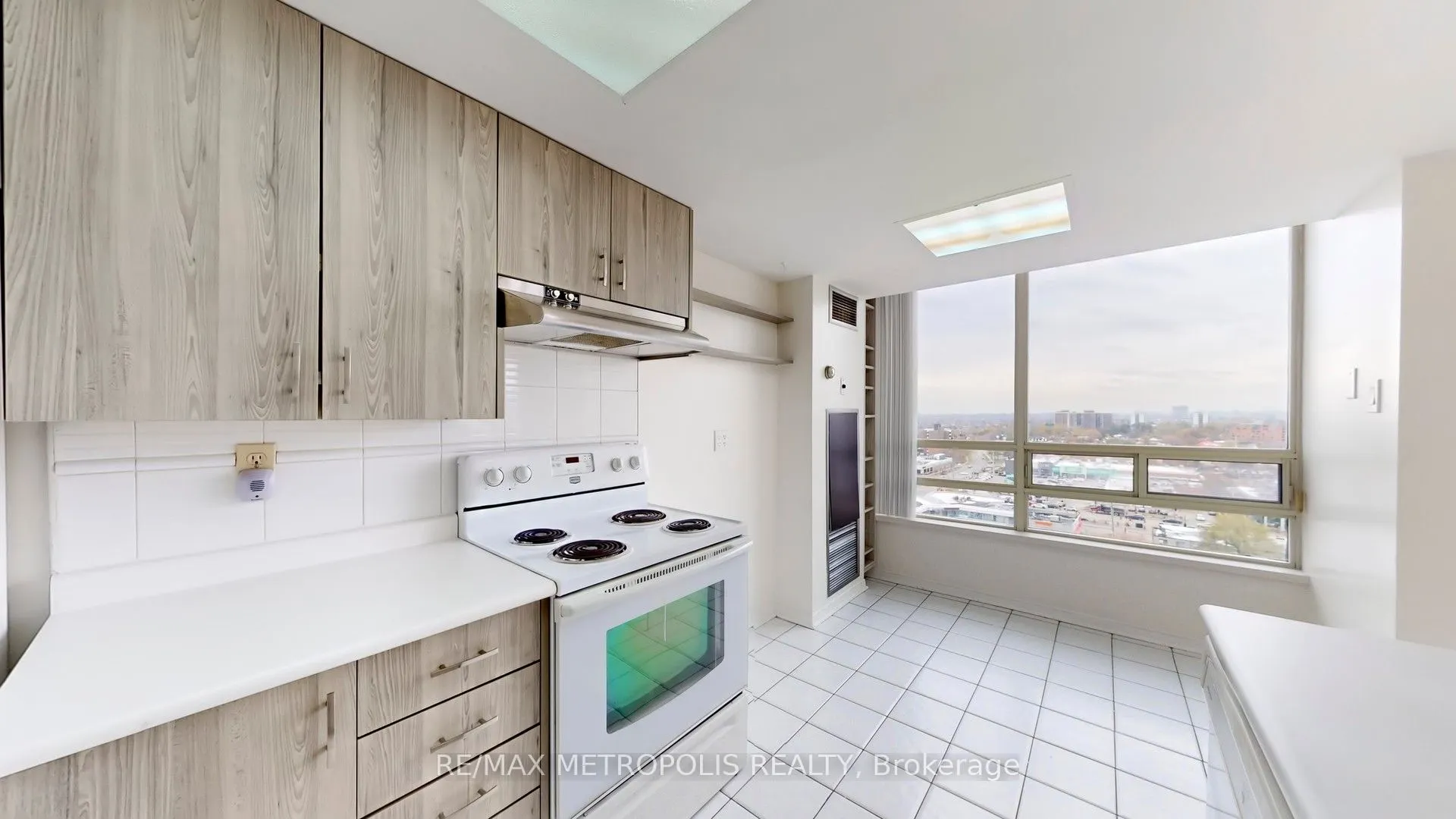 75 King Street E #1512