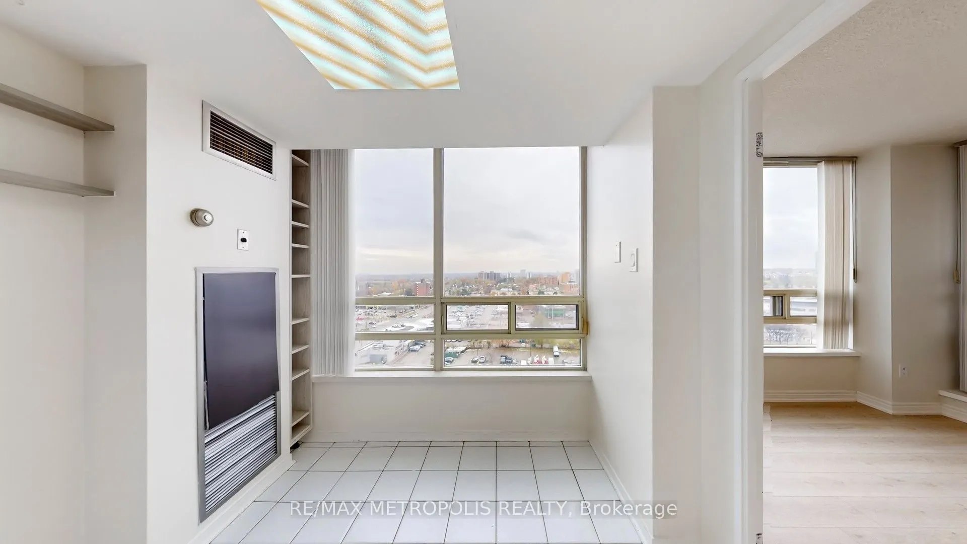 75 King Street E #1512
