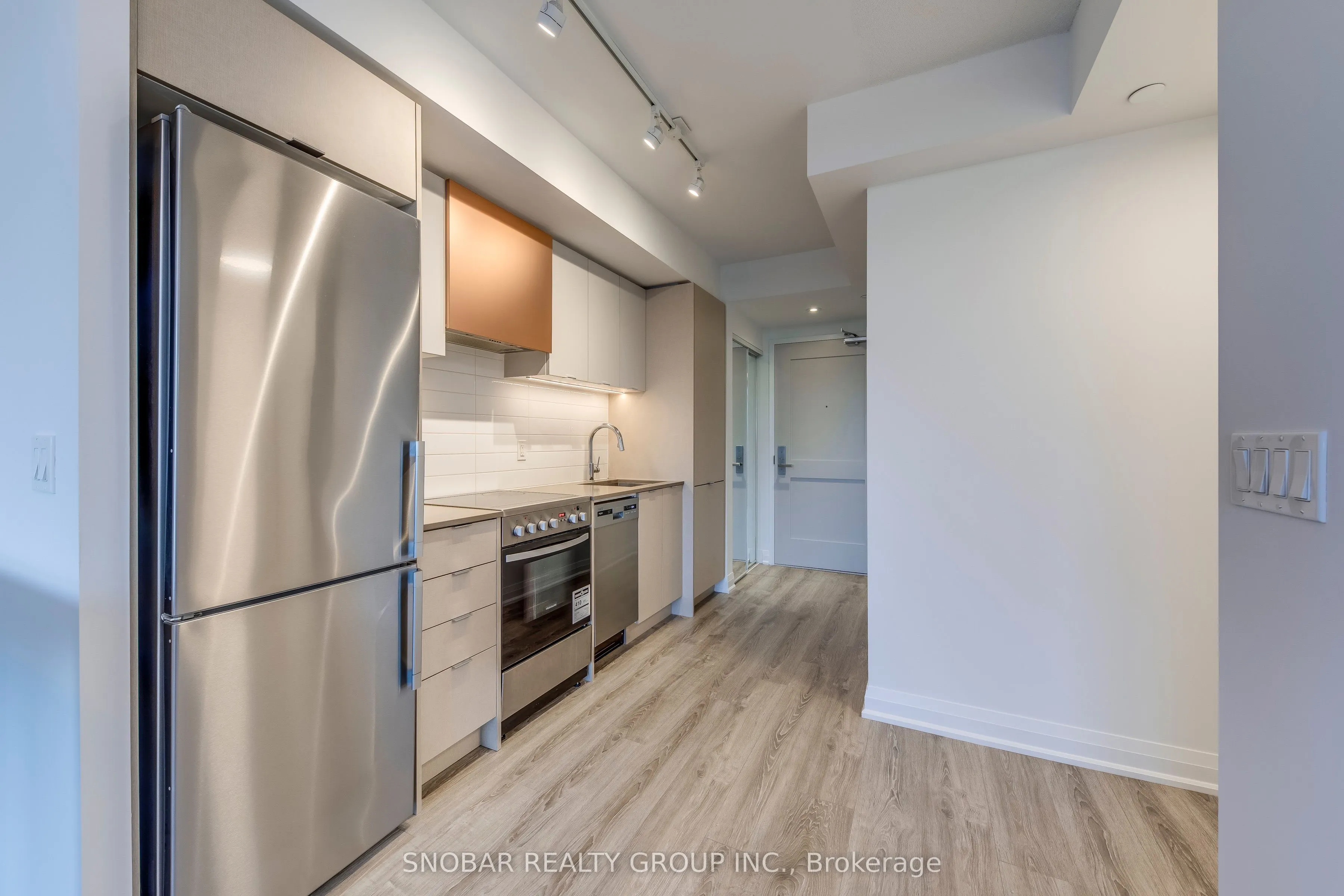 10 Gibbs Road, #501