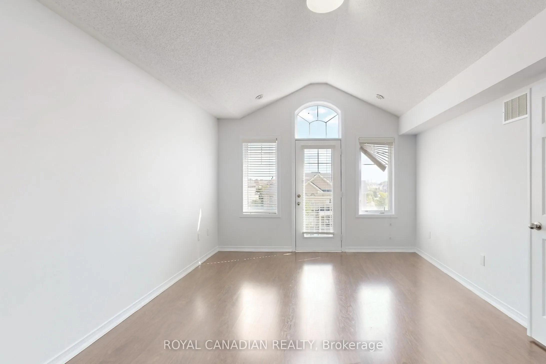 54 Chesterwood Crescent