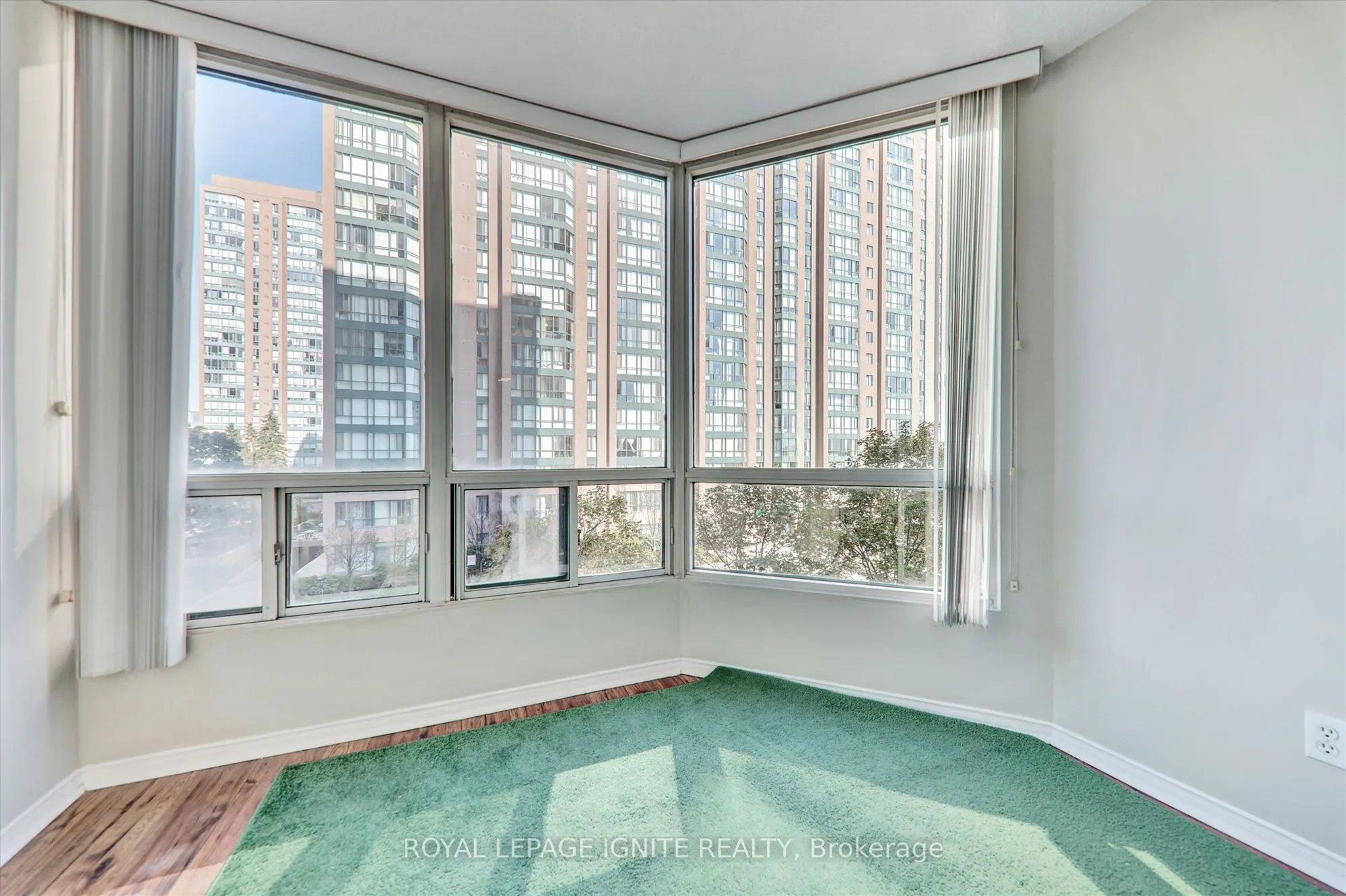 155 Hillcrest Avenue, #402