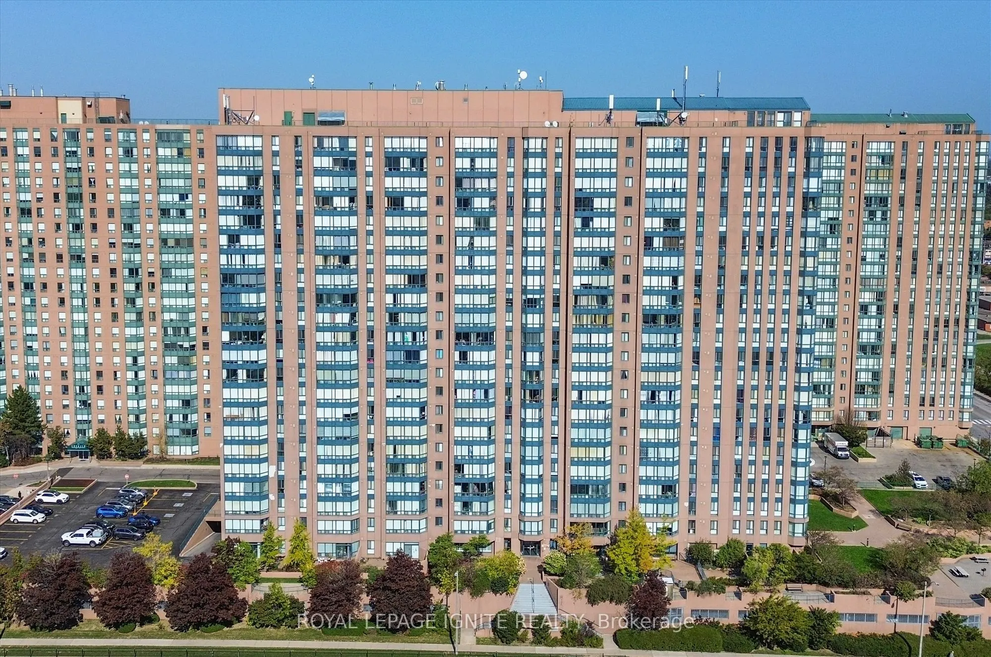 155 Hillcrest Avenue, #402