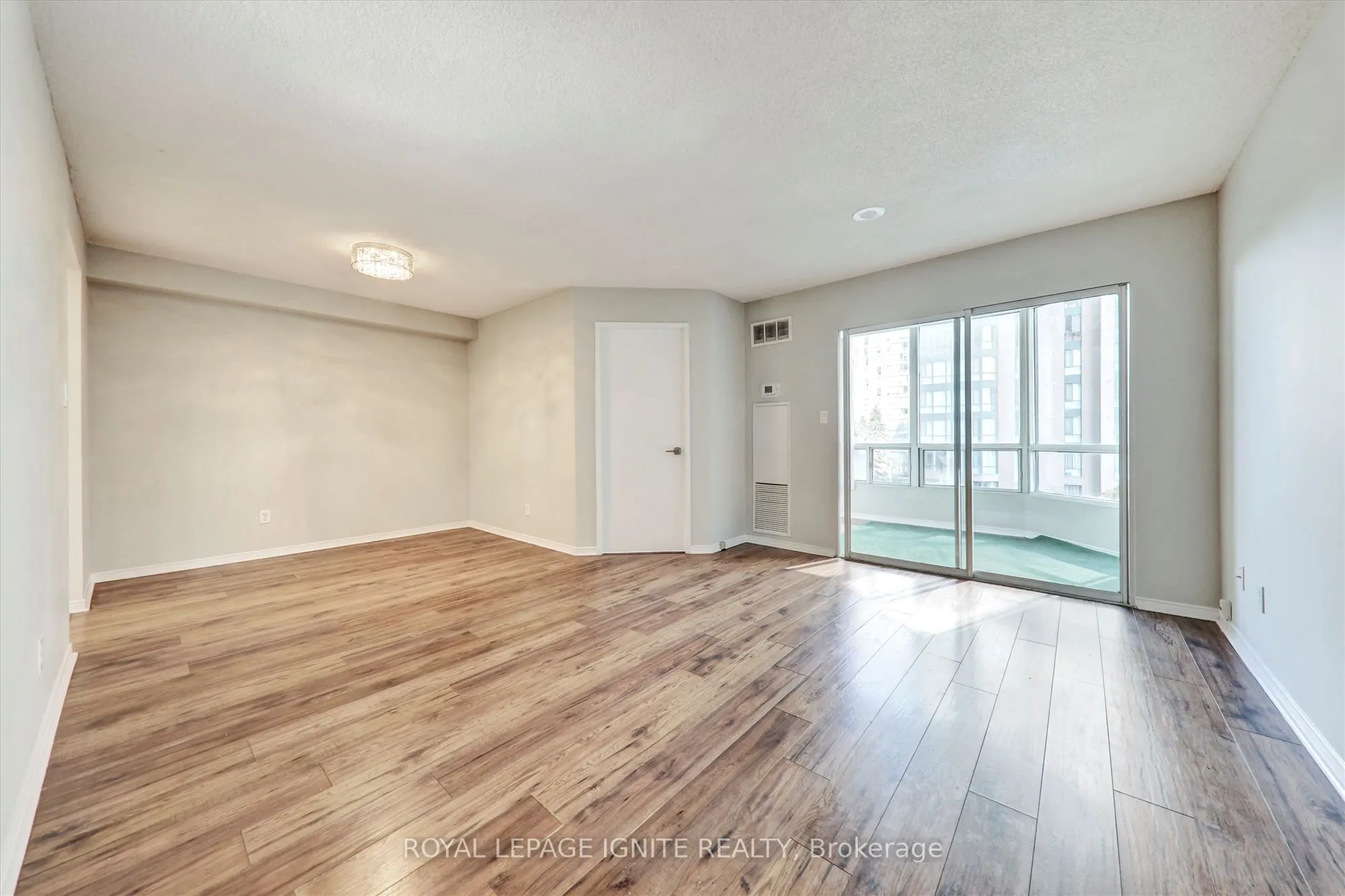155 Hillcrest Avenue, #402