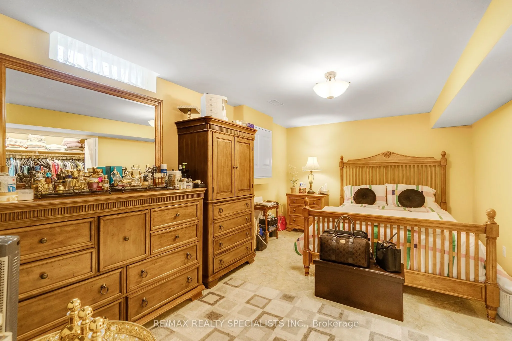 4982 Maxine Place