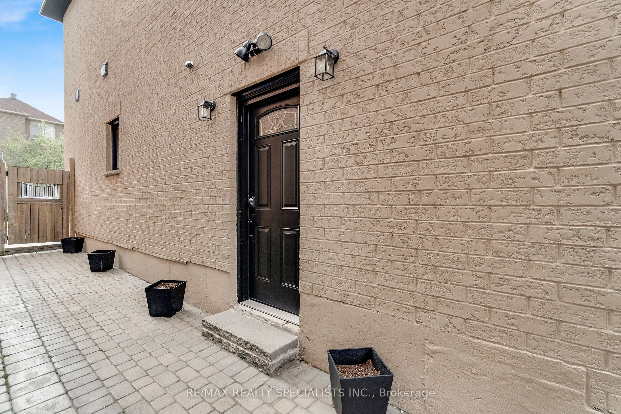4982 Maxine Place